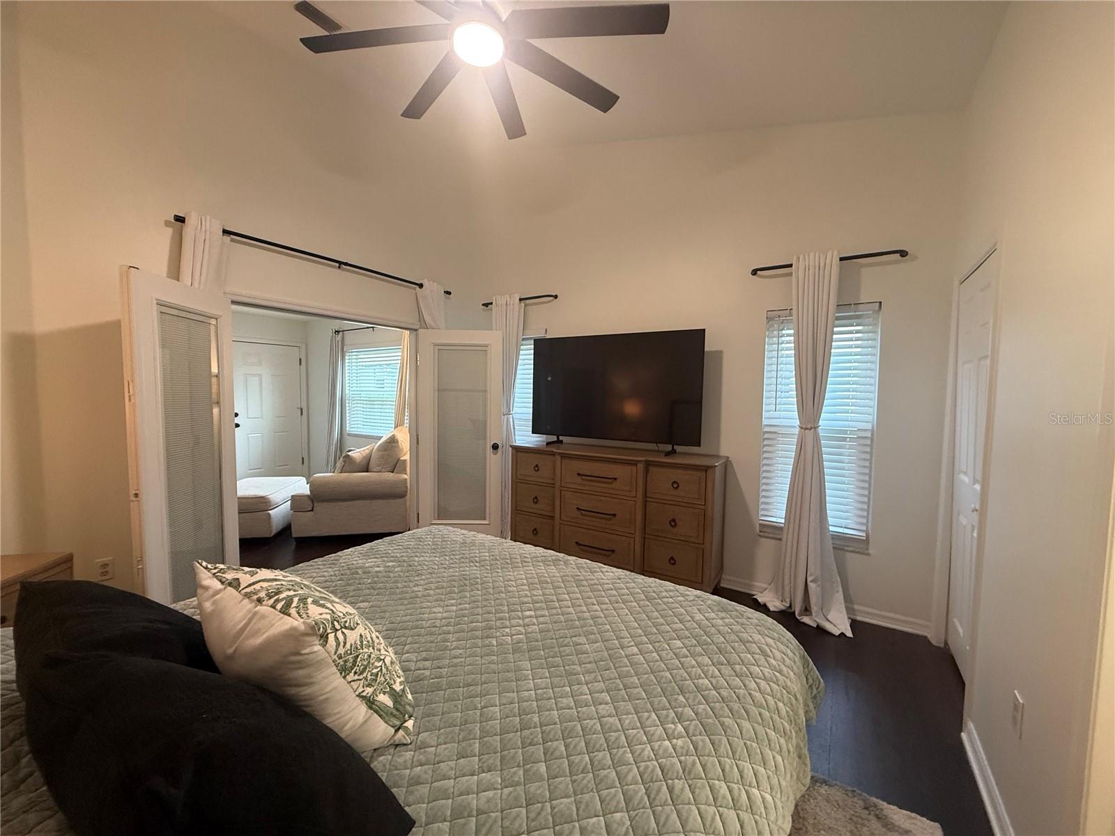 6060 Condor Dr Property Photo 14