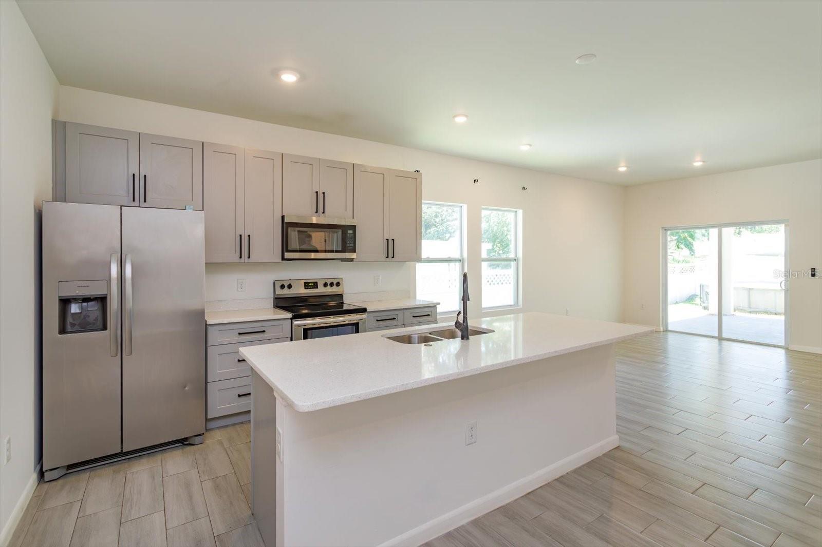 1022 36th Property Photo 6
