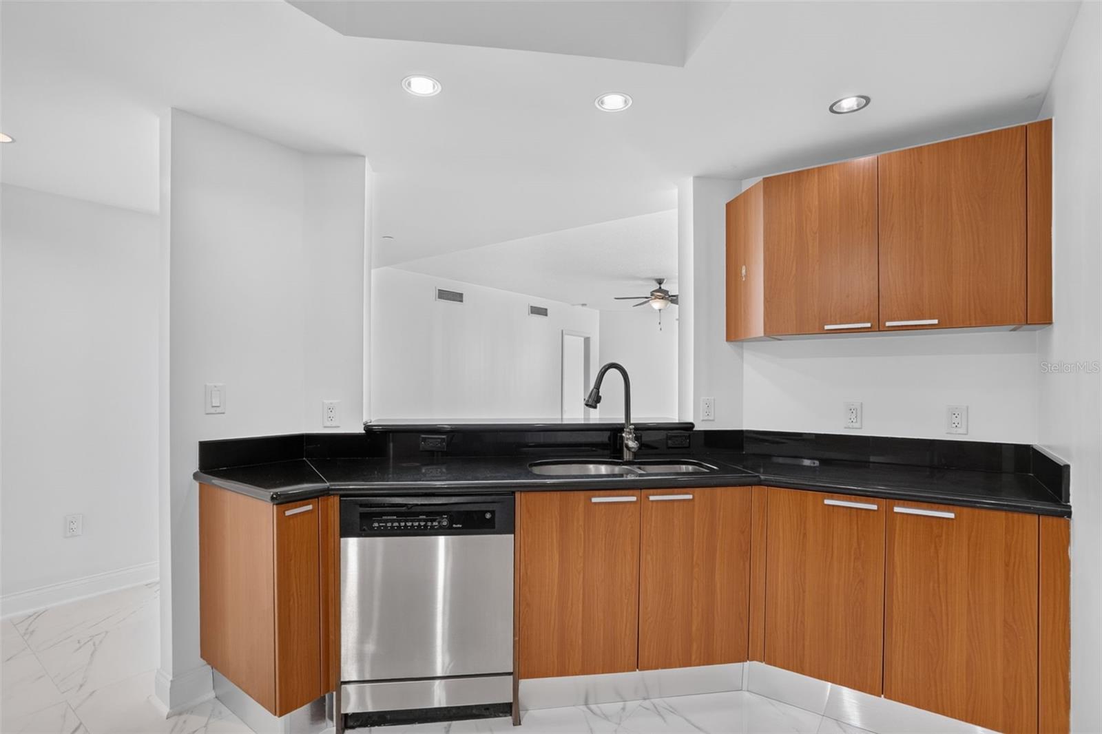 231 Riverside Dr #1108-1 Property Photo 13
