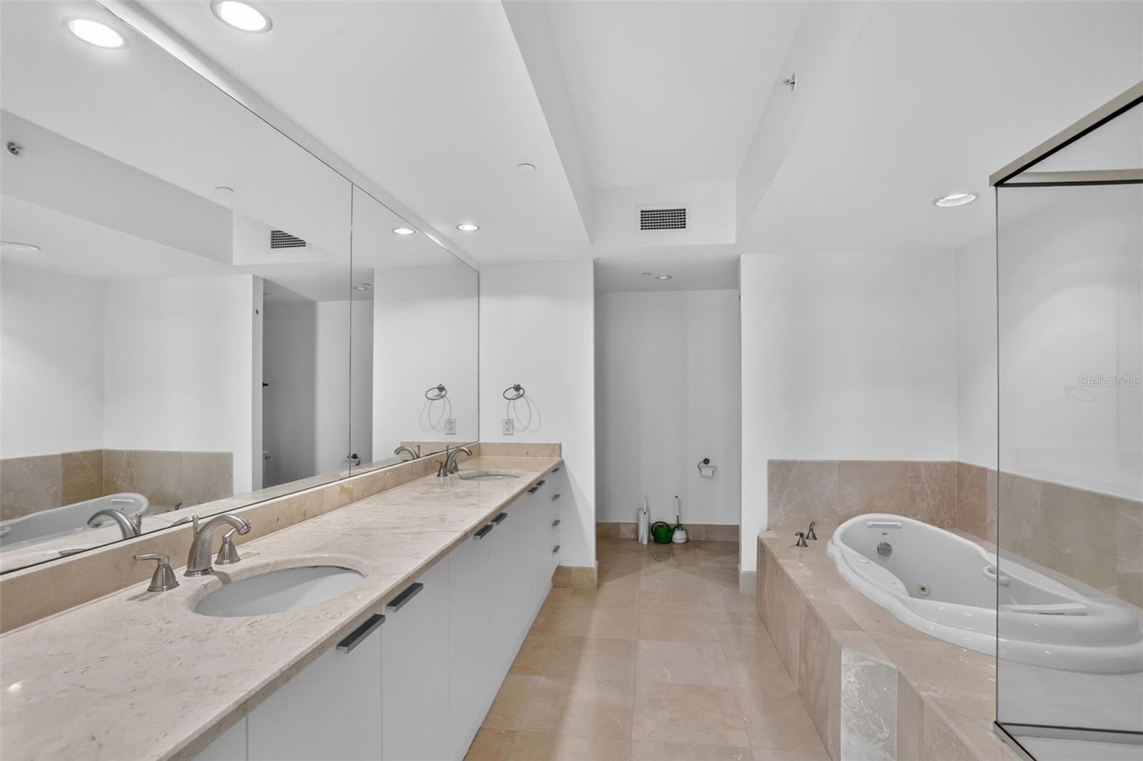 231 Riverside Dr #1108-1 Property Photo 24