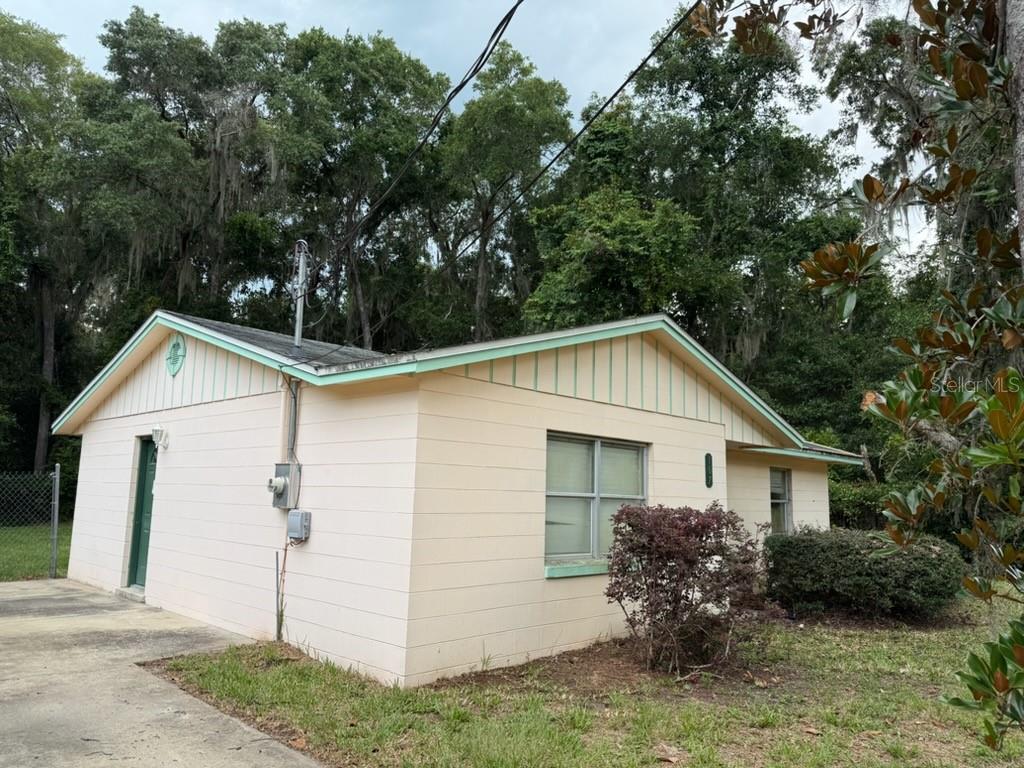 107 Woodlawn Rd Property Photo 11