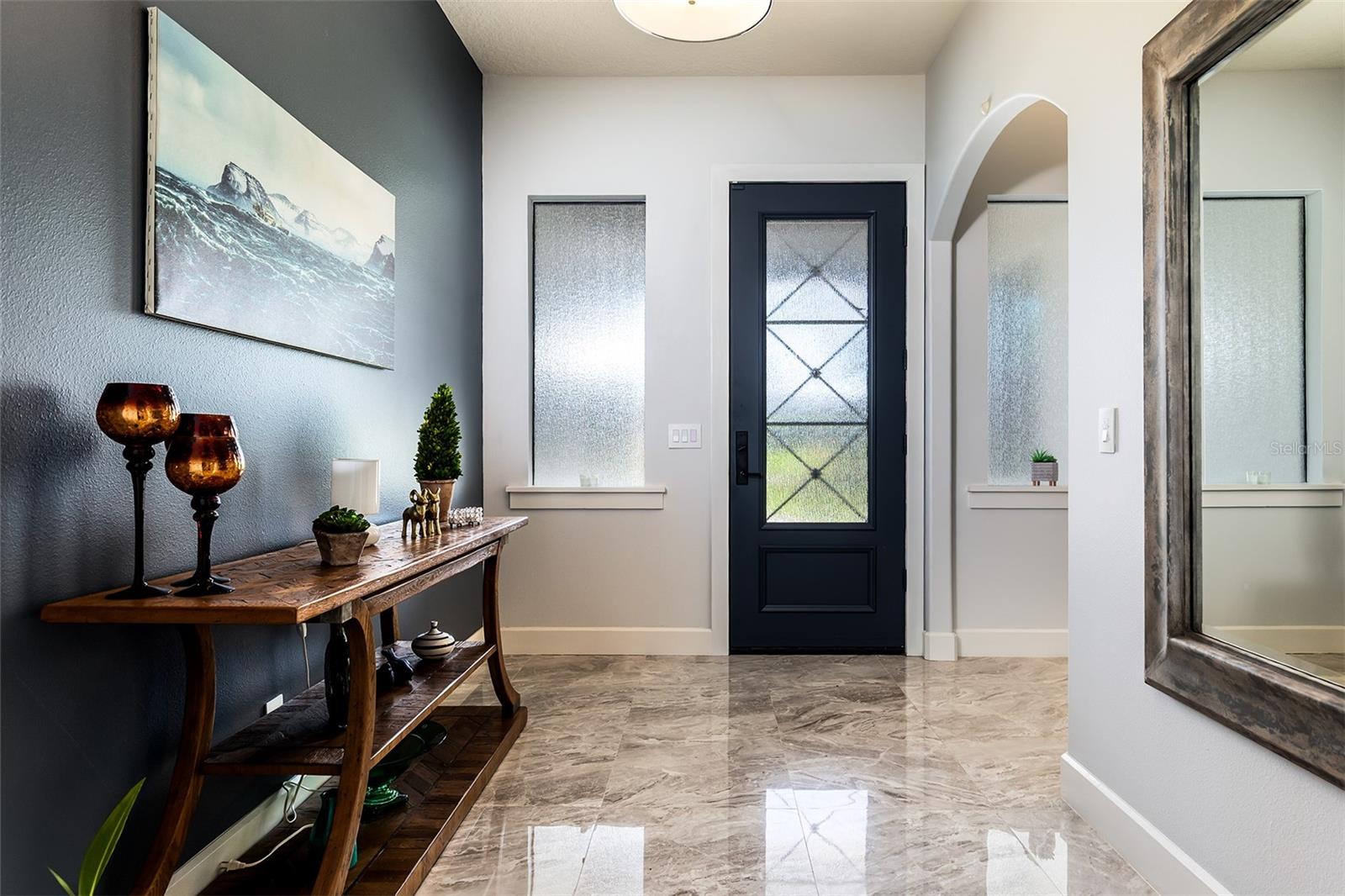 O6428598 Property Photo 3