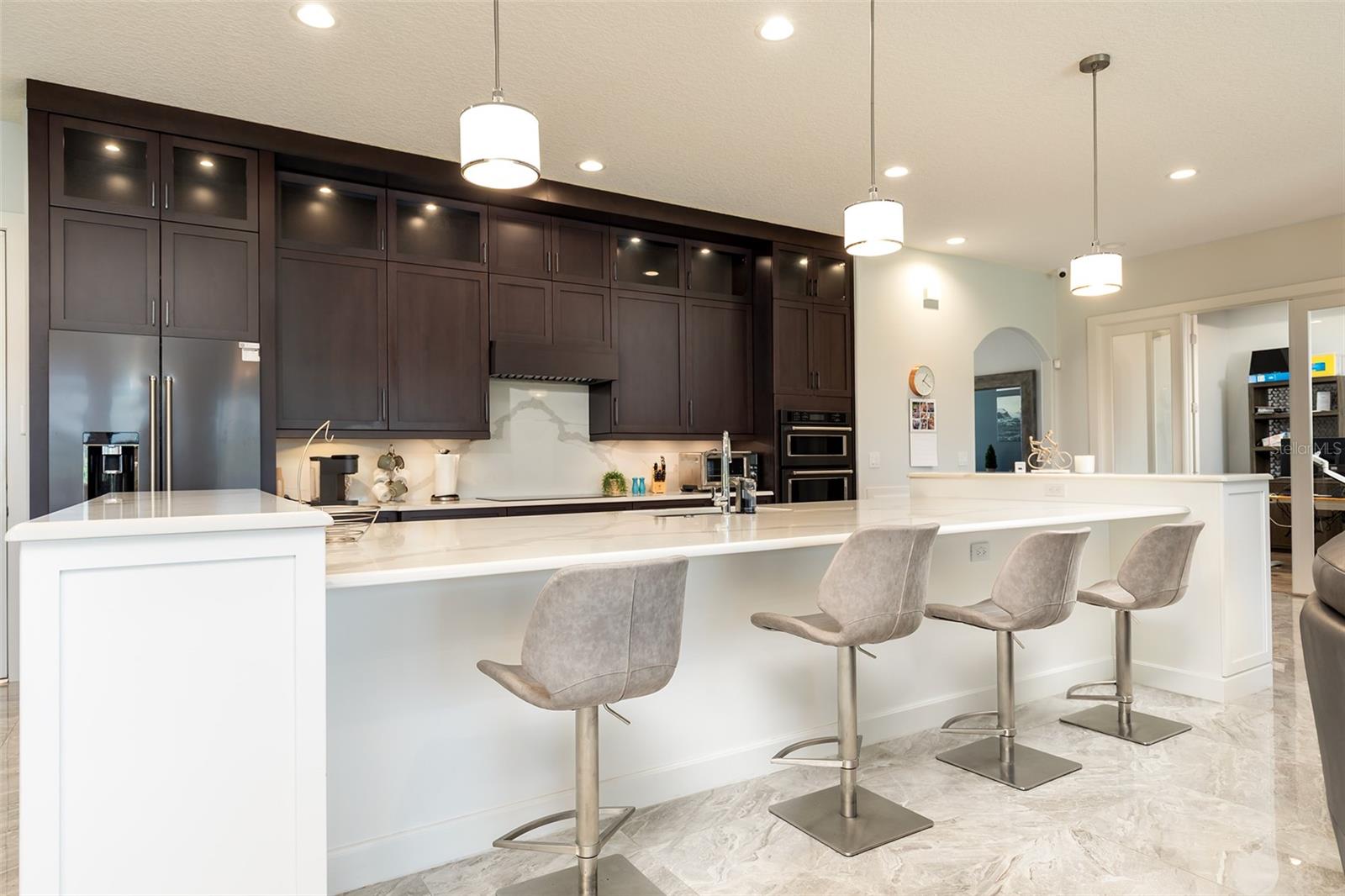 O6428598 Property Photo 6