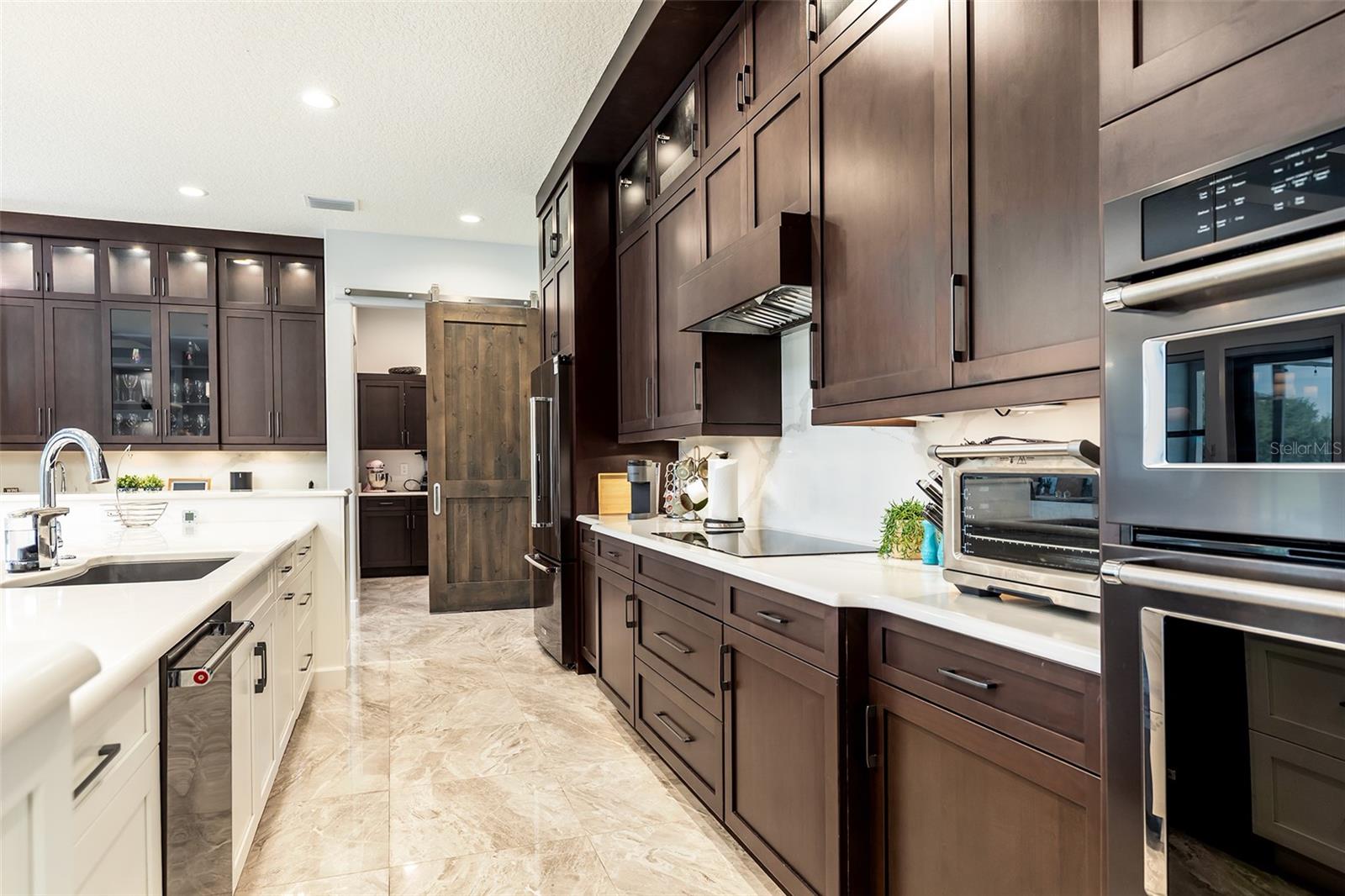 O6428598 Property Photo 7