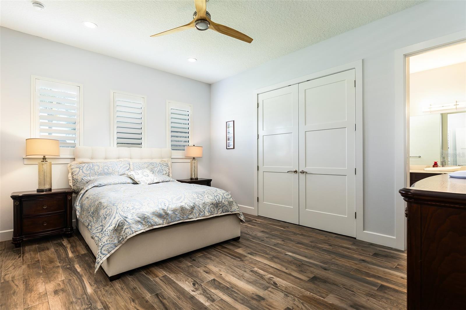 O6428598 Property Photo 19