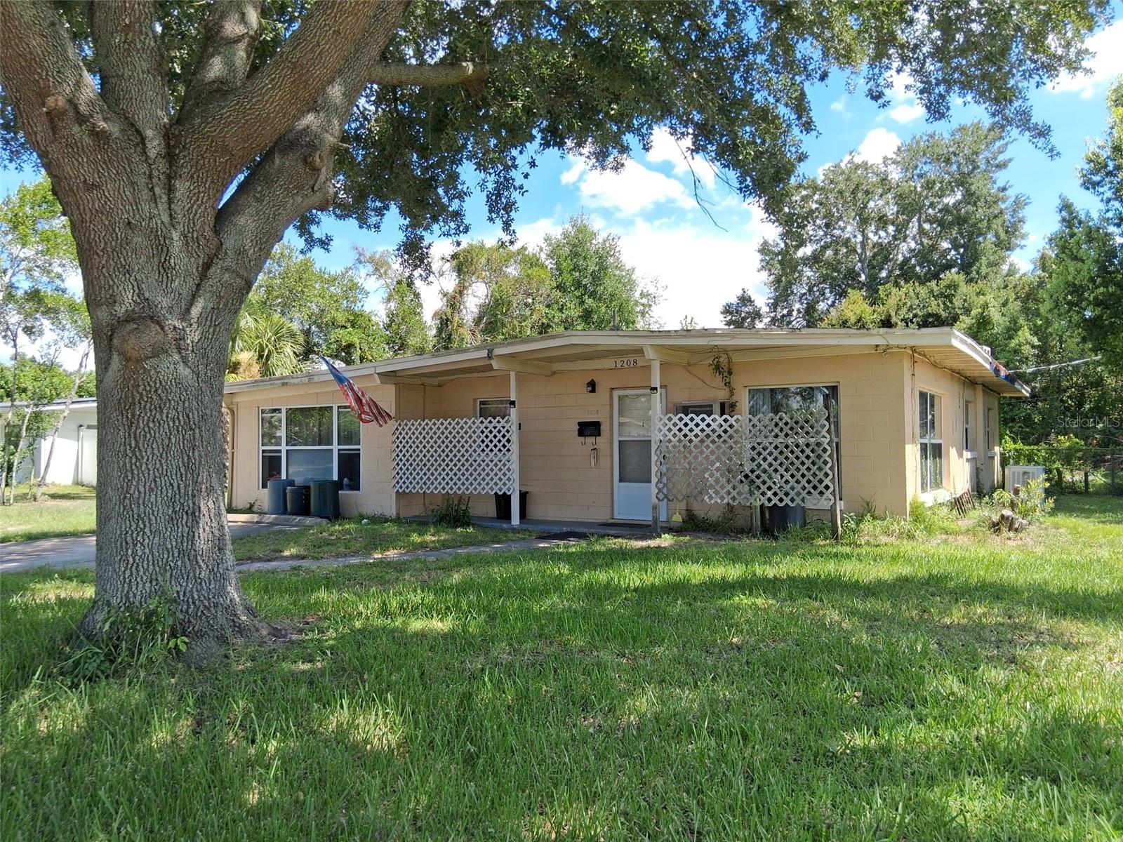 1208 Beatrice Dr Property Photo 2
