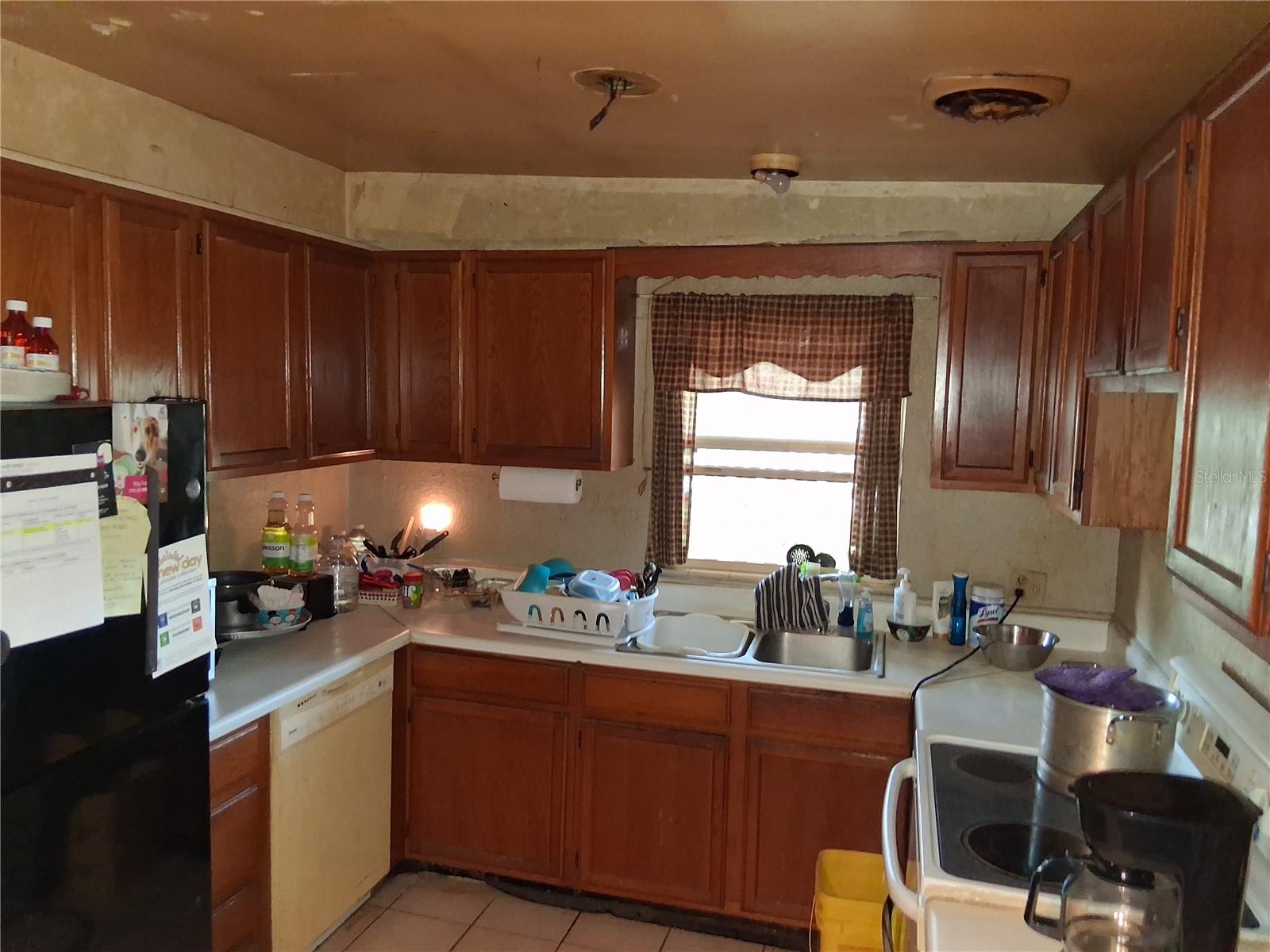 1208 Beatrice Dr Property Photo 4