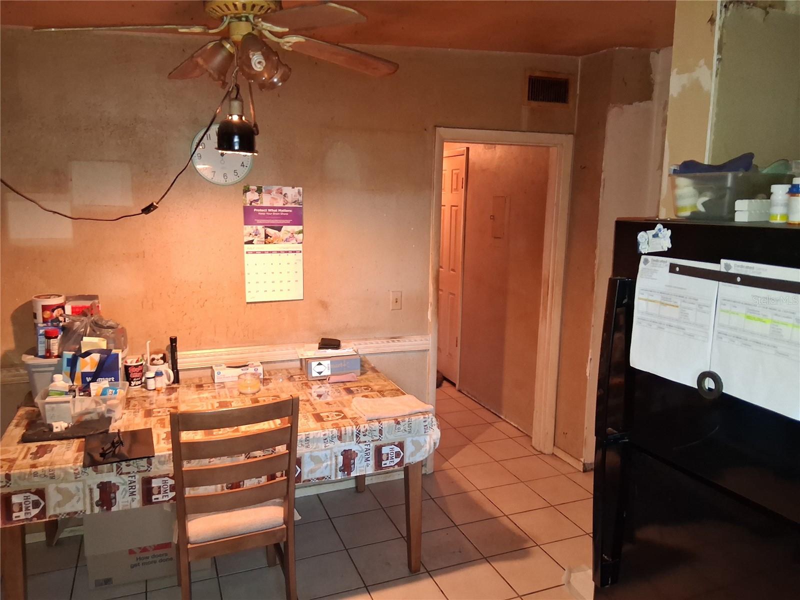 1208 Beatrice Dr Property Photo 5