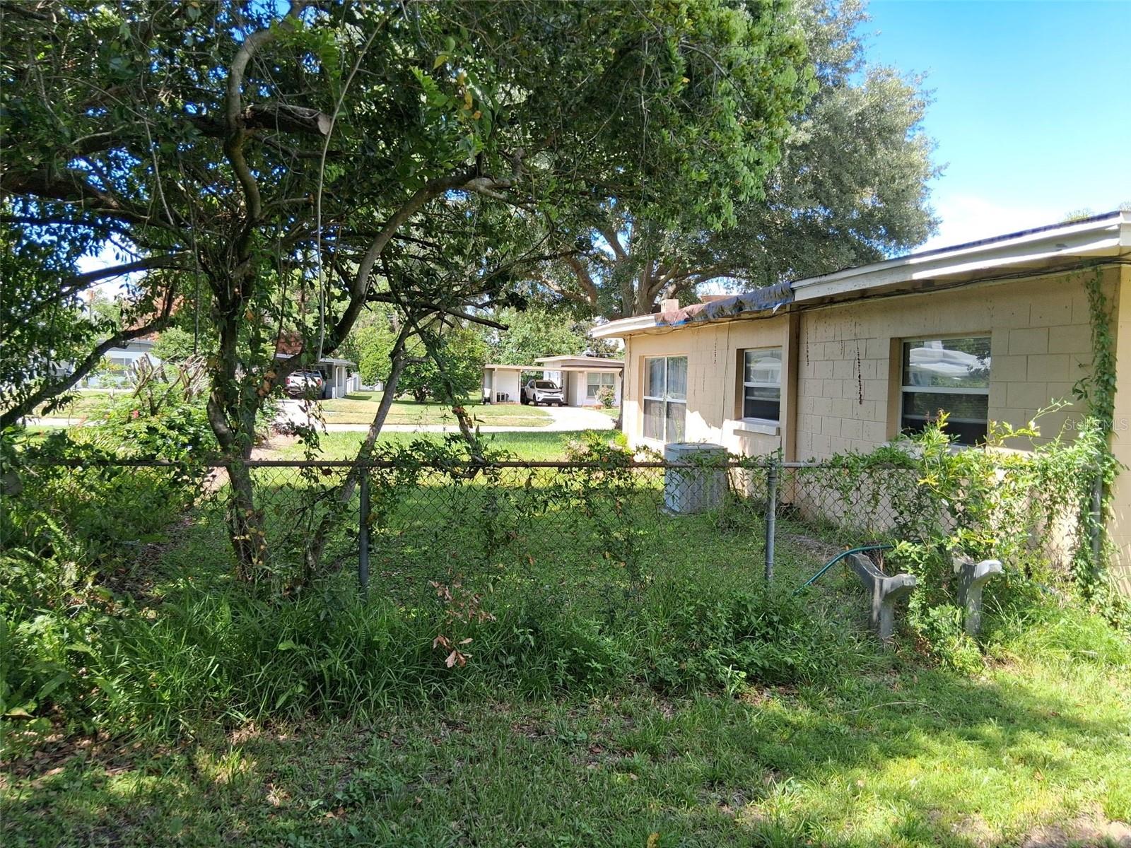 1208 Beatrice Dr Property Photo 27