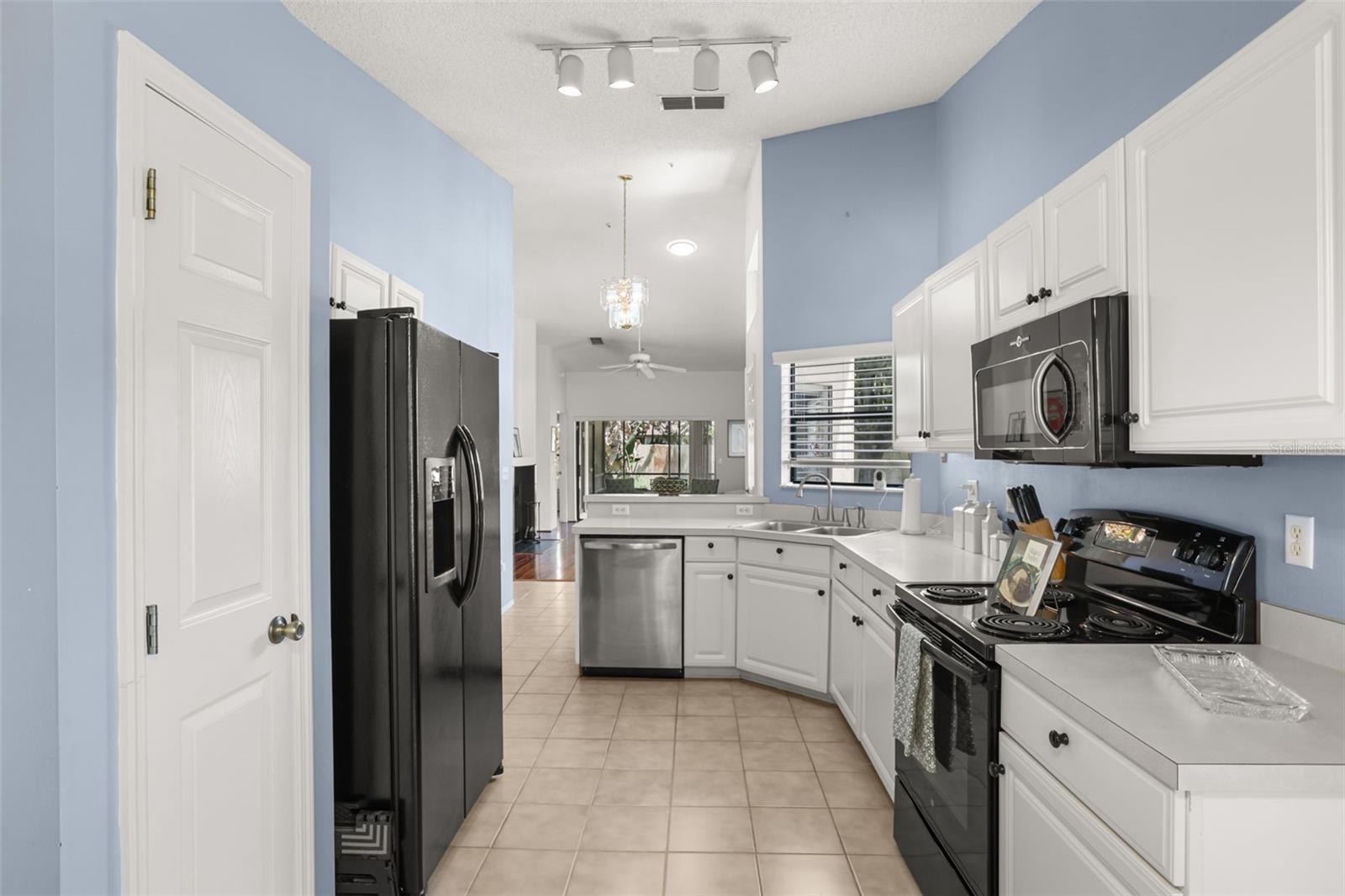 223 Heron St Property Photo 12