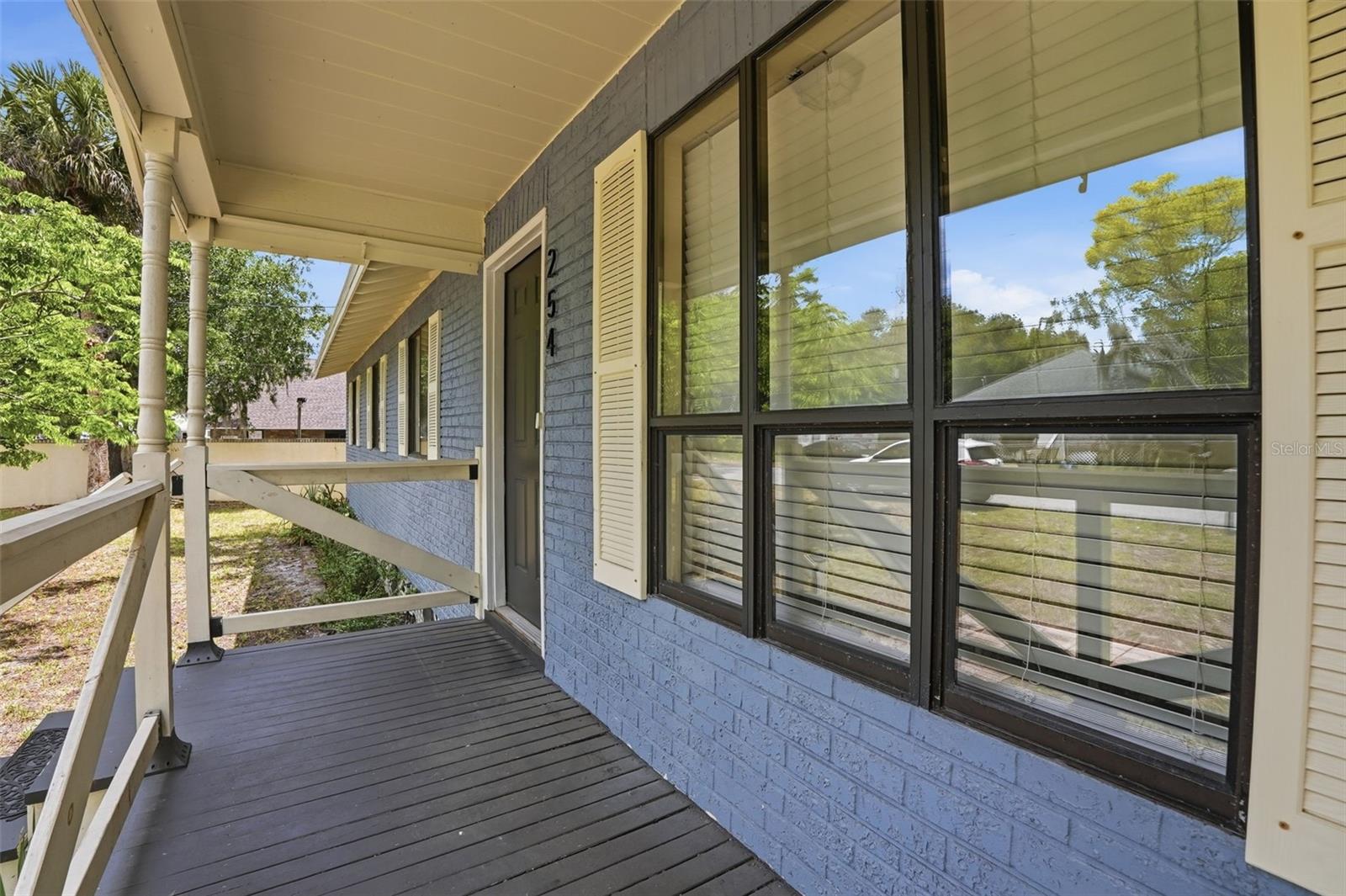 254 Oleander Pl Property Photo 3