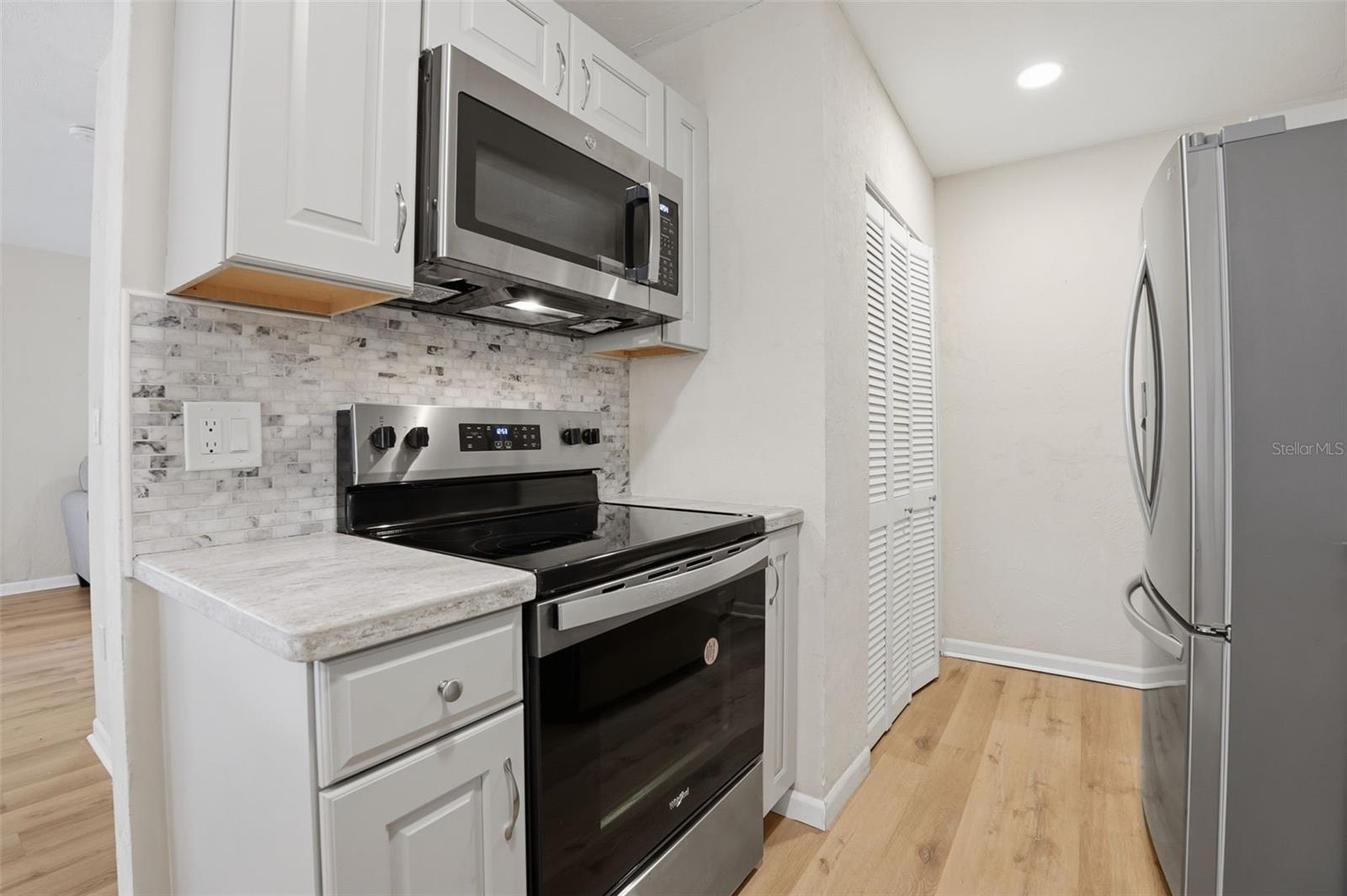254 Oleander Pl Property Photo 9