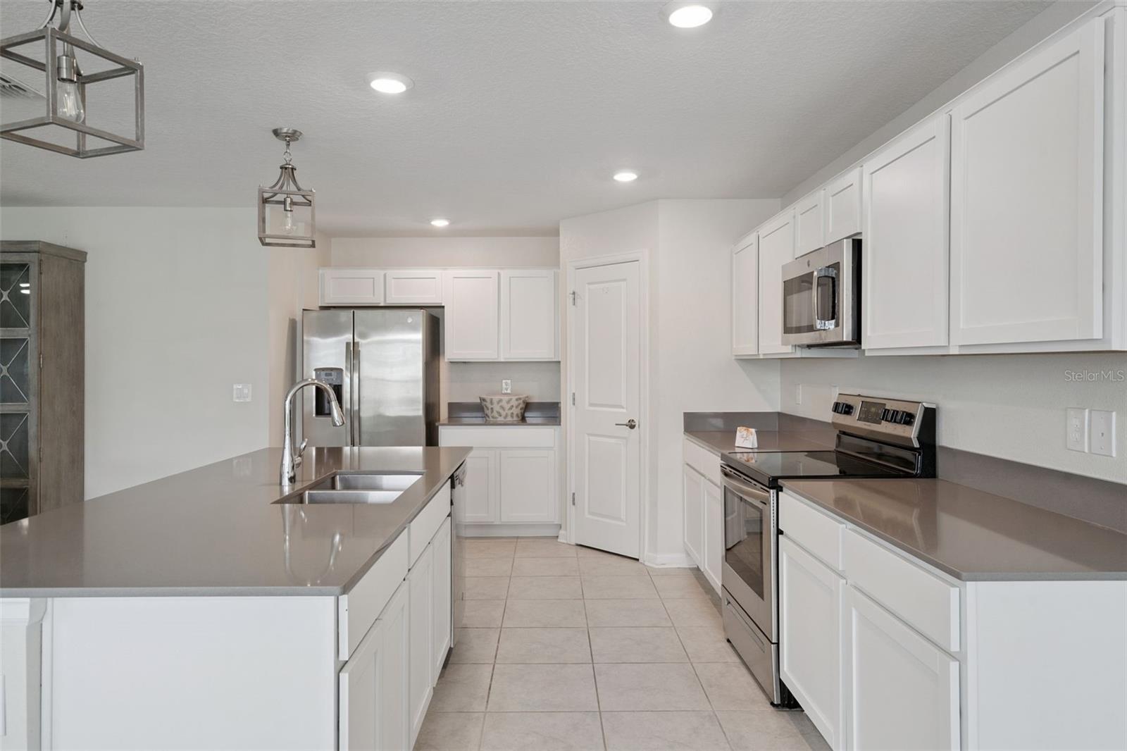 4330 Sunny Creek Pl Property Photo 13