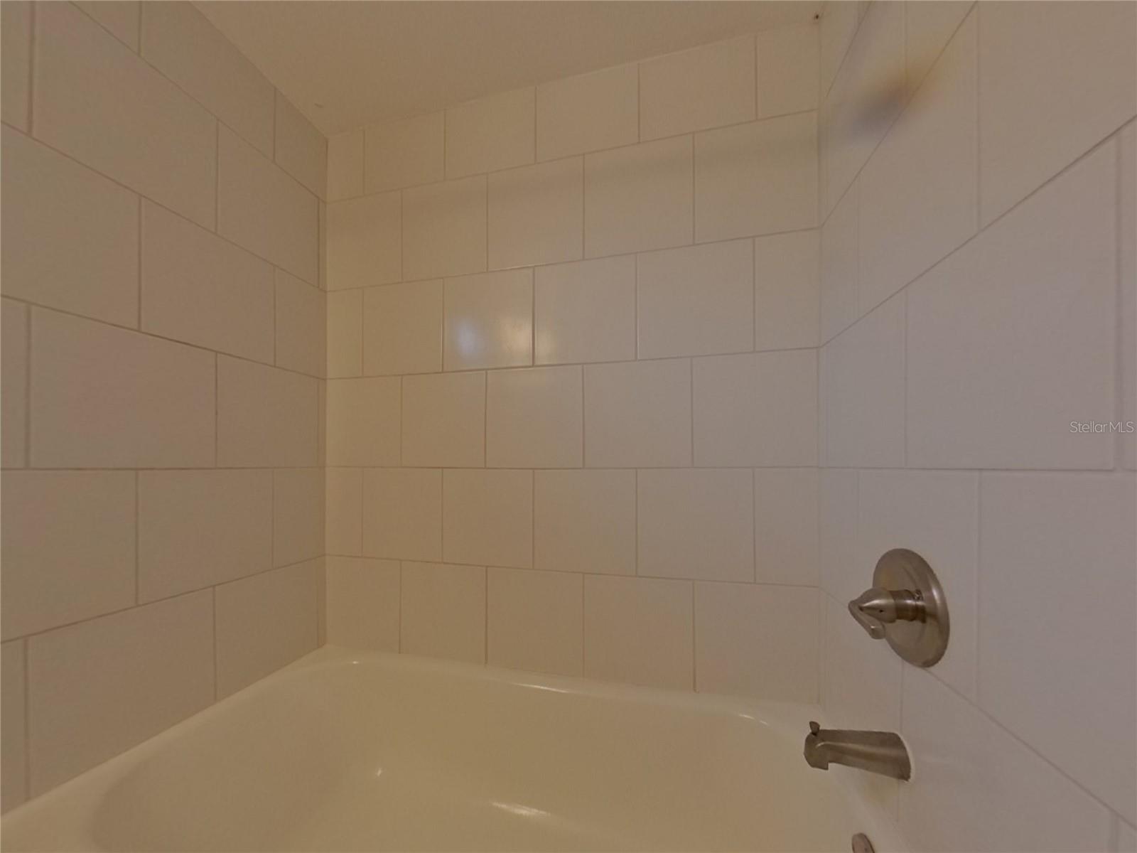 O6428645 Property Photo 7