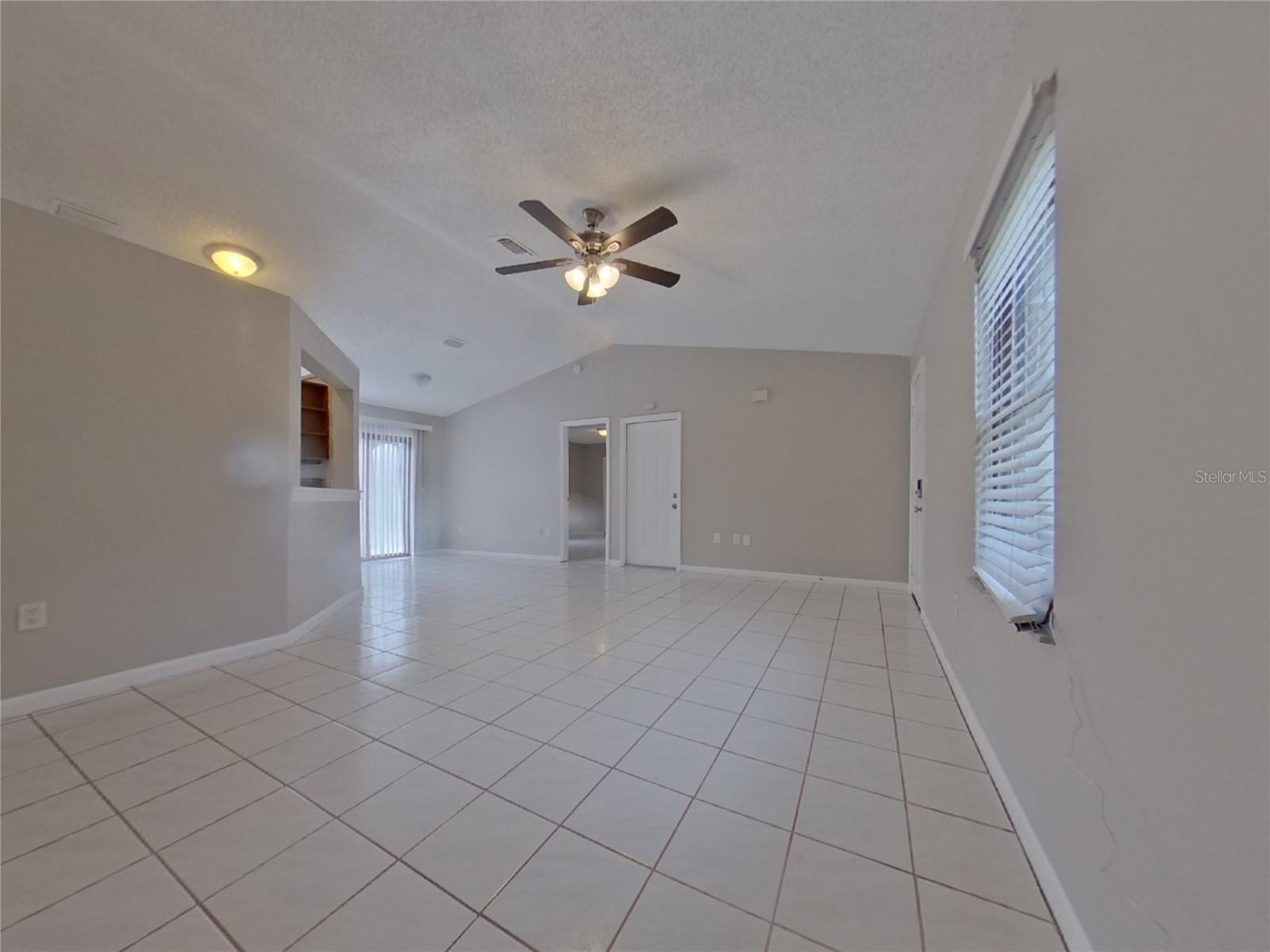 O6428645 Property Photo 11
