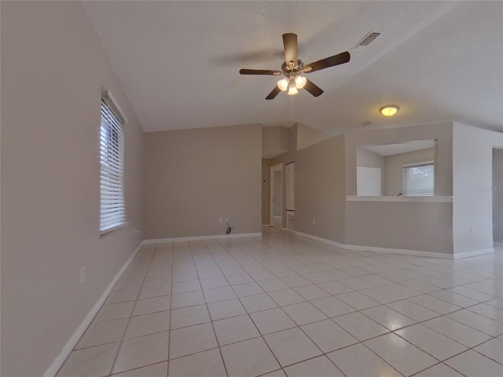 O6428645 Property Photo 12