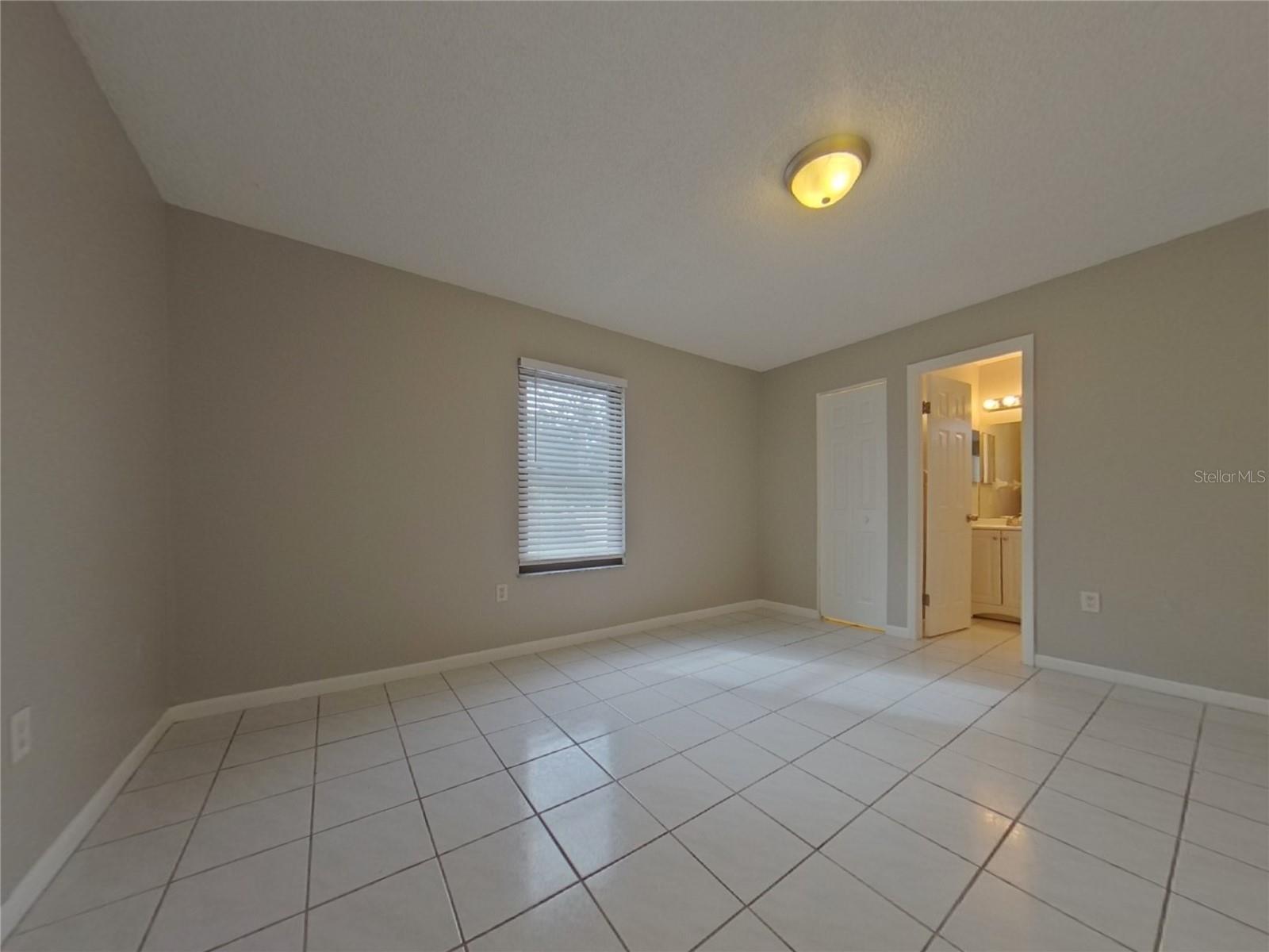 O6428645 Property Photo 15