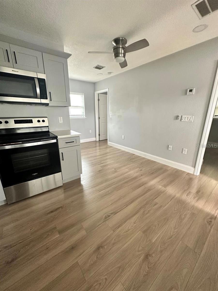 4521 Edgewater Dr #2 Property Photo 8