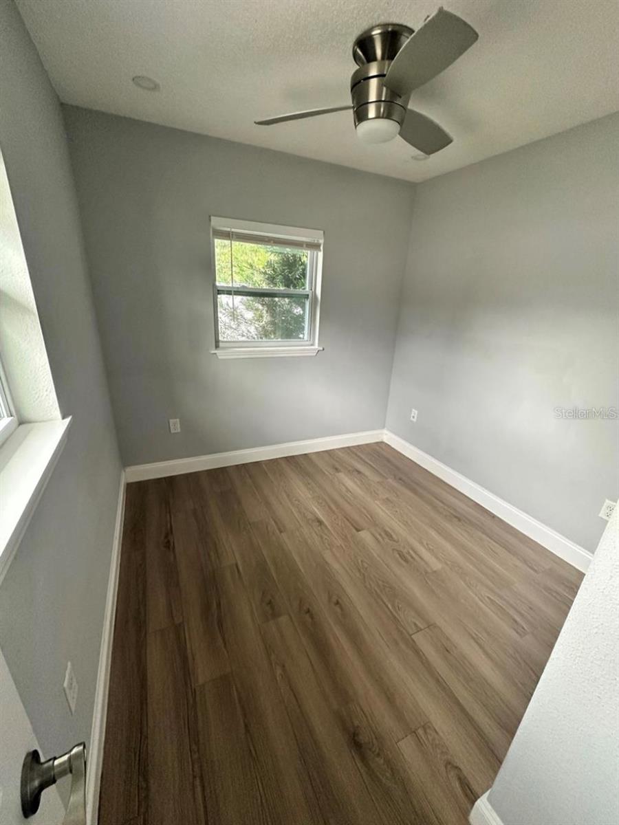 4521 Edgewater Dr #2 Property Photo 10