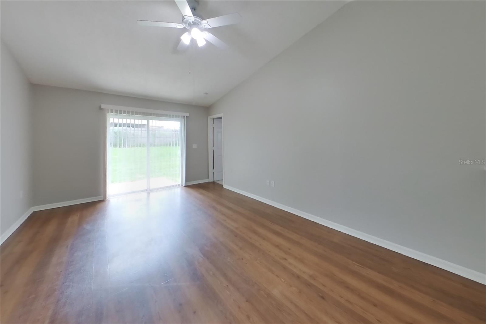 O6428650 Property Photo 2