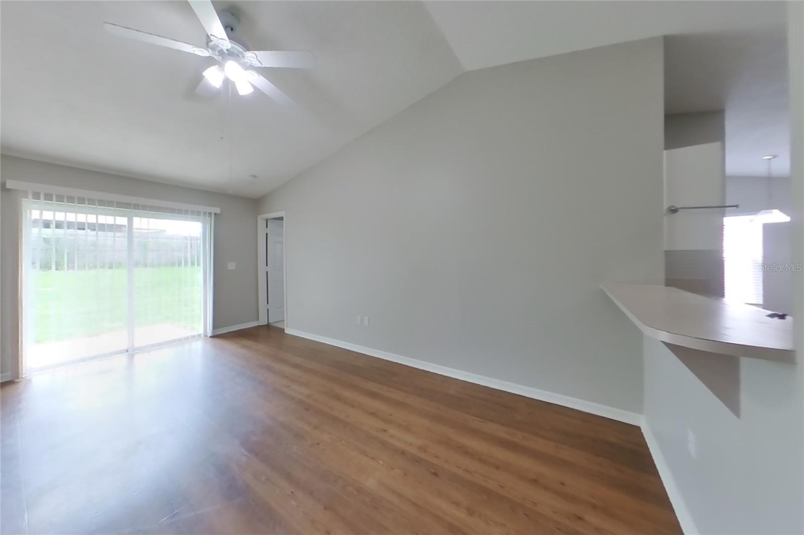 O6428650 Property Photo 4