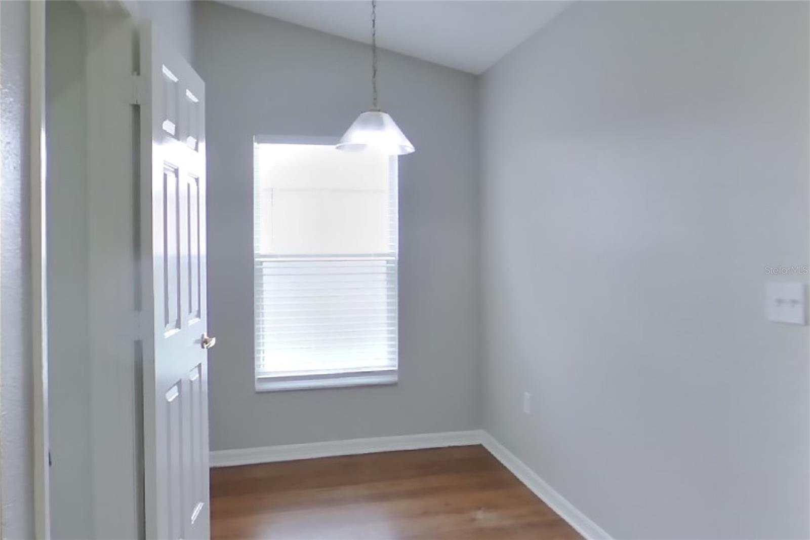 O6428650 Property Photo 5