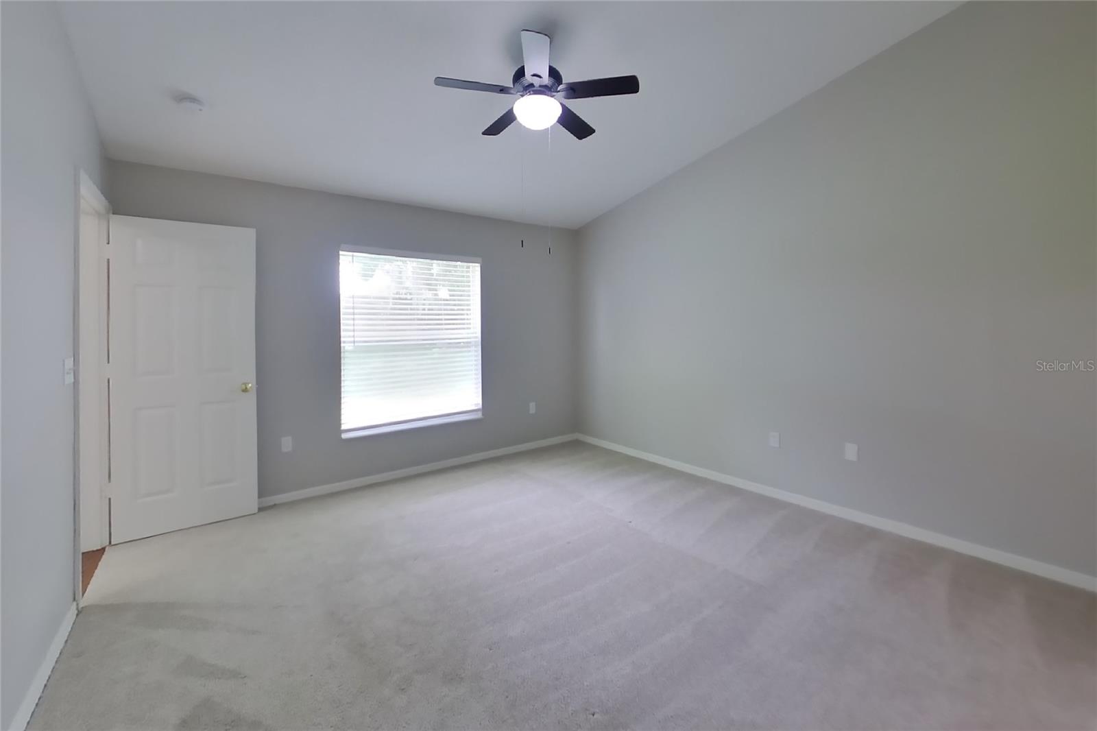 O6428650 Property Photo 8