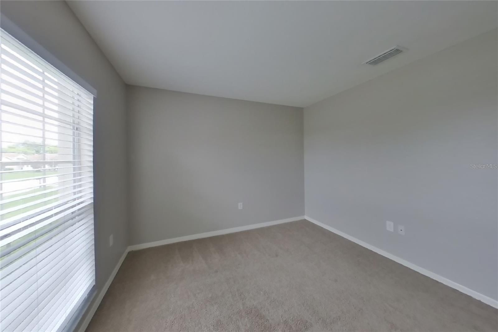 O6428650 Property Photo 11