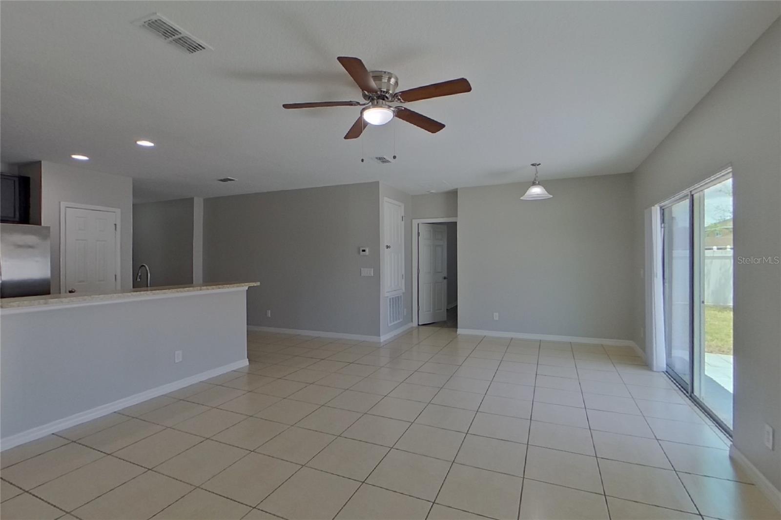 O6428656 Property Photo 2