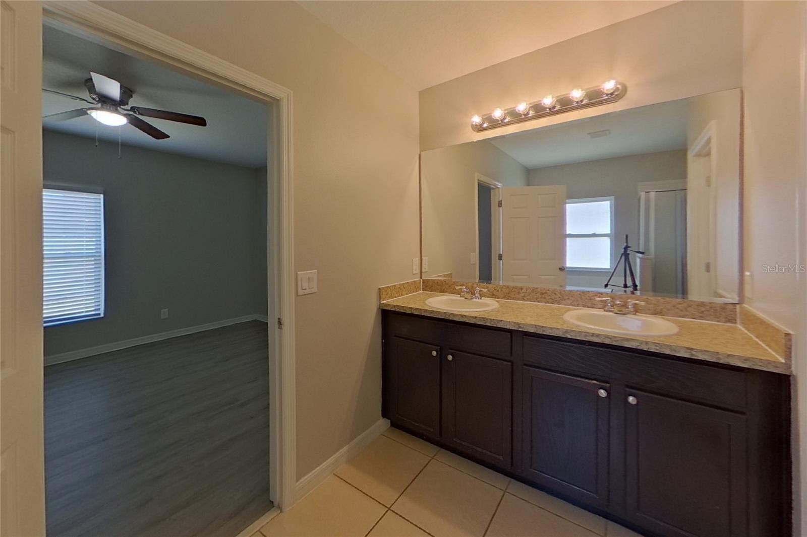O6428656 Property Photo 6