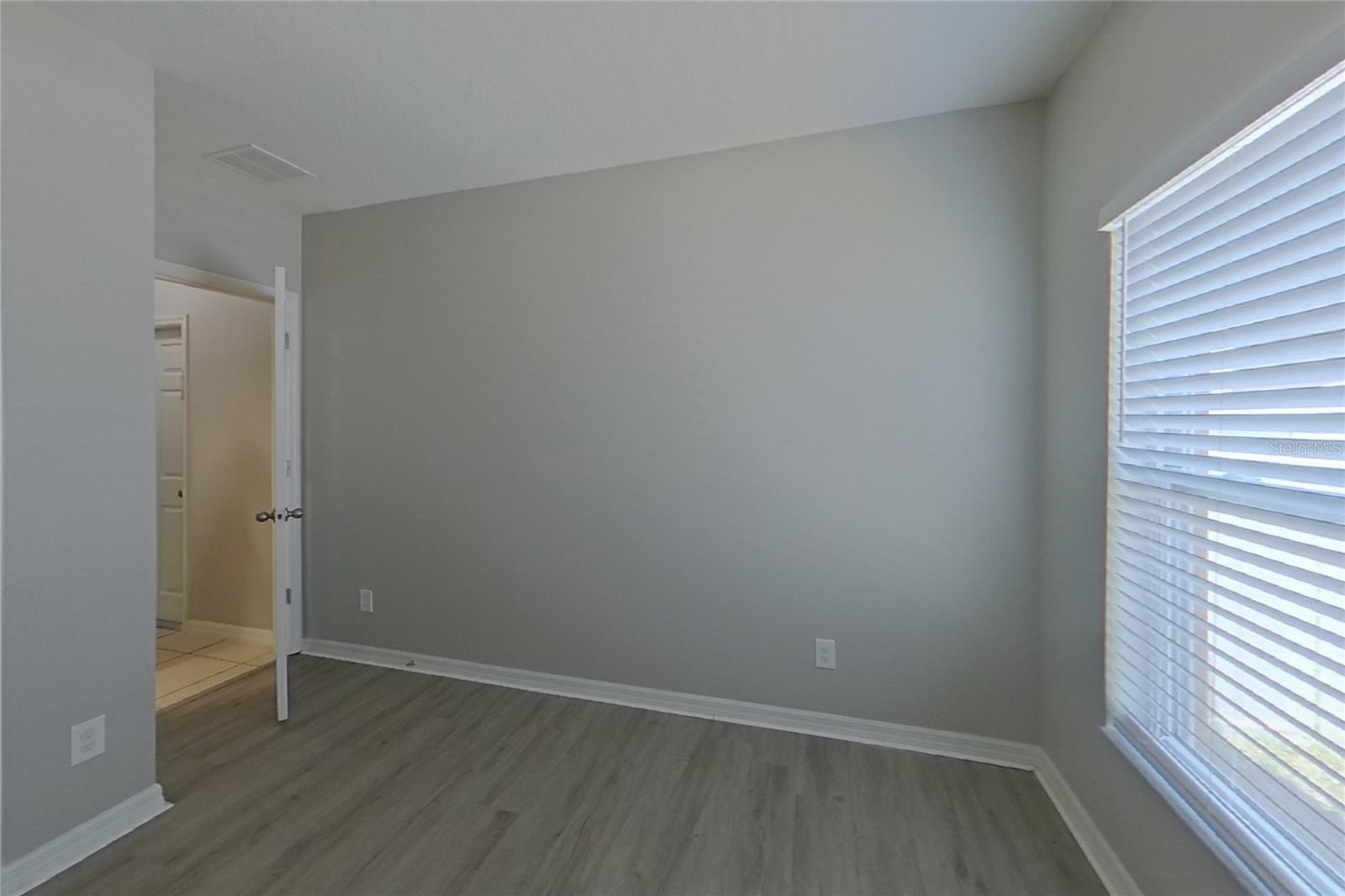 O6428656 Property Photo 12