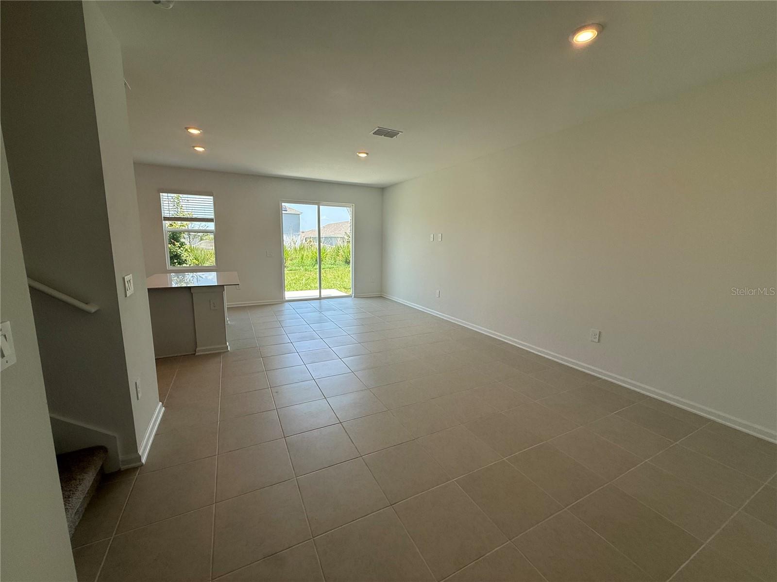 2567 Skyline Loop Property Photo 4