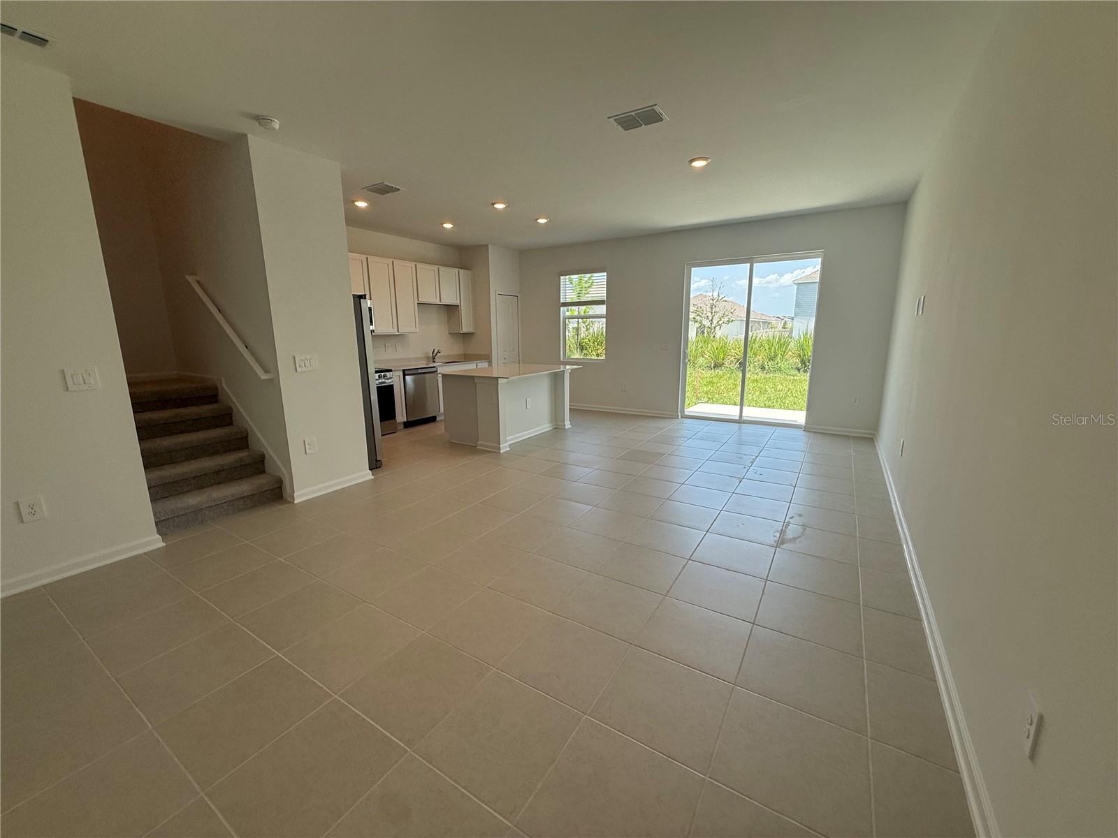 2567 Skyline Loop Property Photo 5