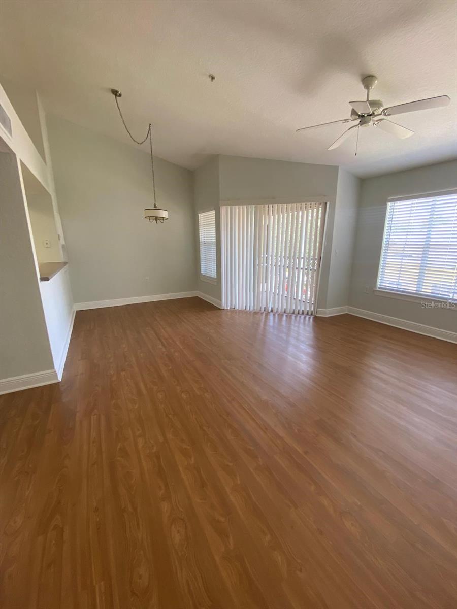 O6428671 Property Photo 5