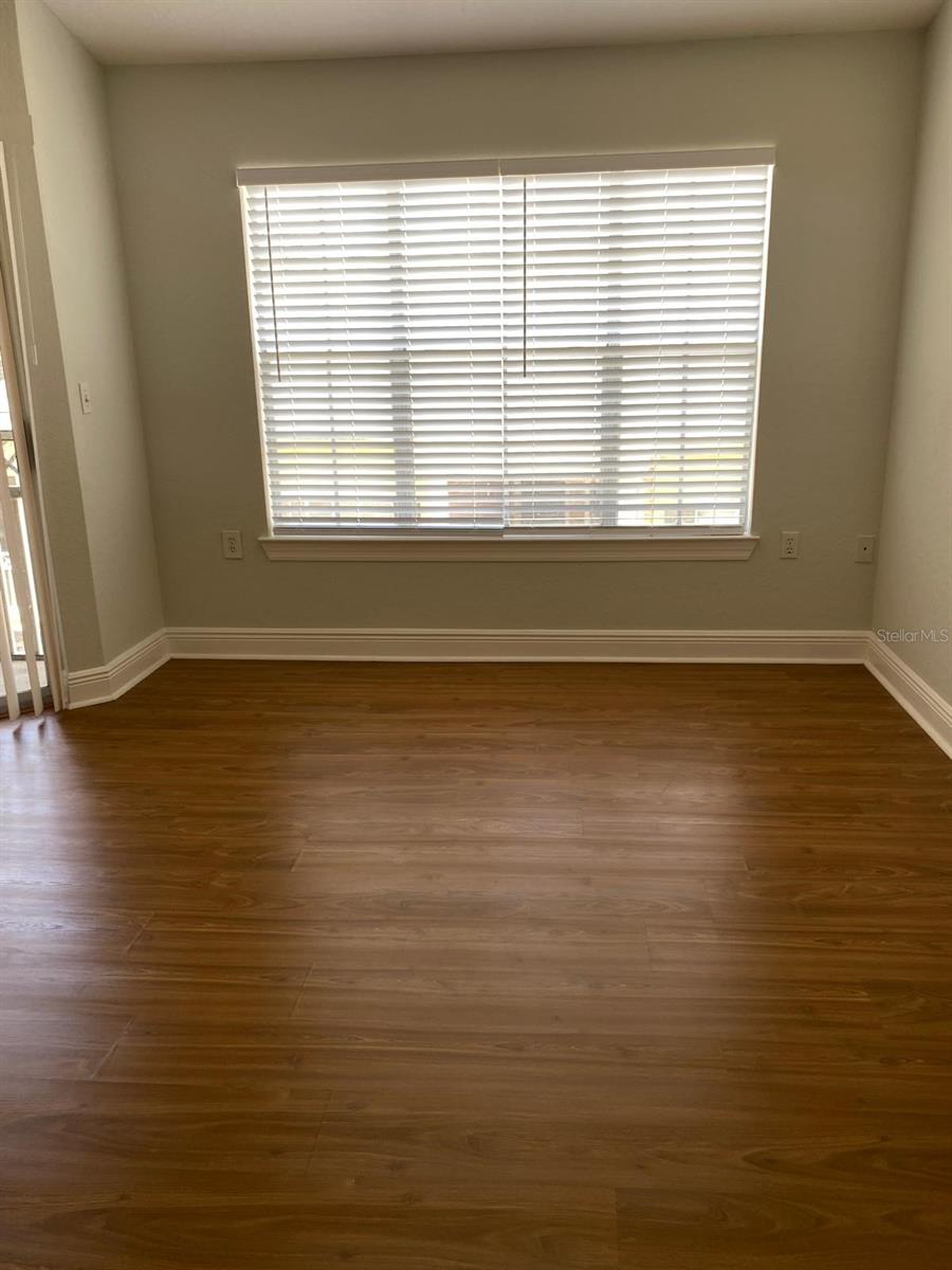 O6428671 Property Photo 9