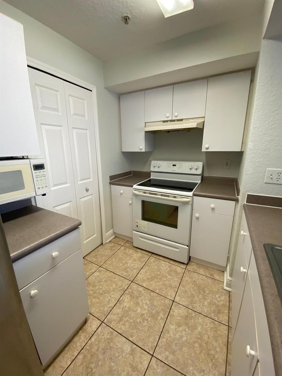 O6428671 Property Photo 12