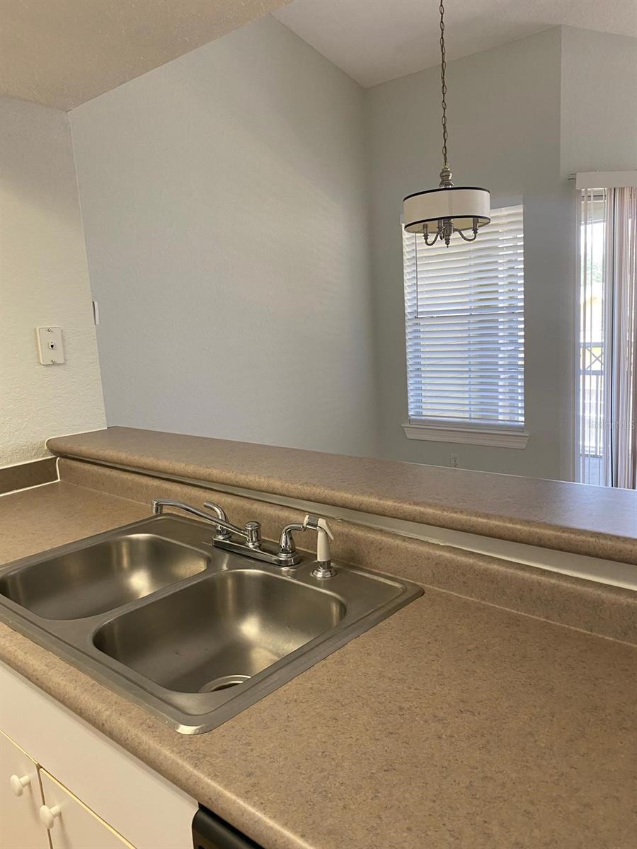 O6428671 Property Photo 14