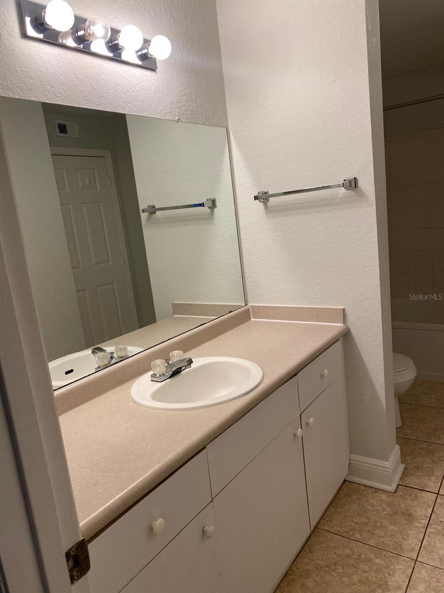 O6428671 Property Photo 17