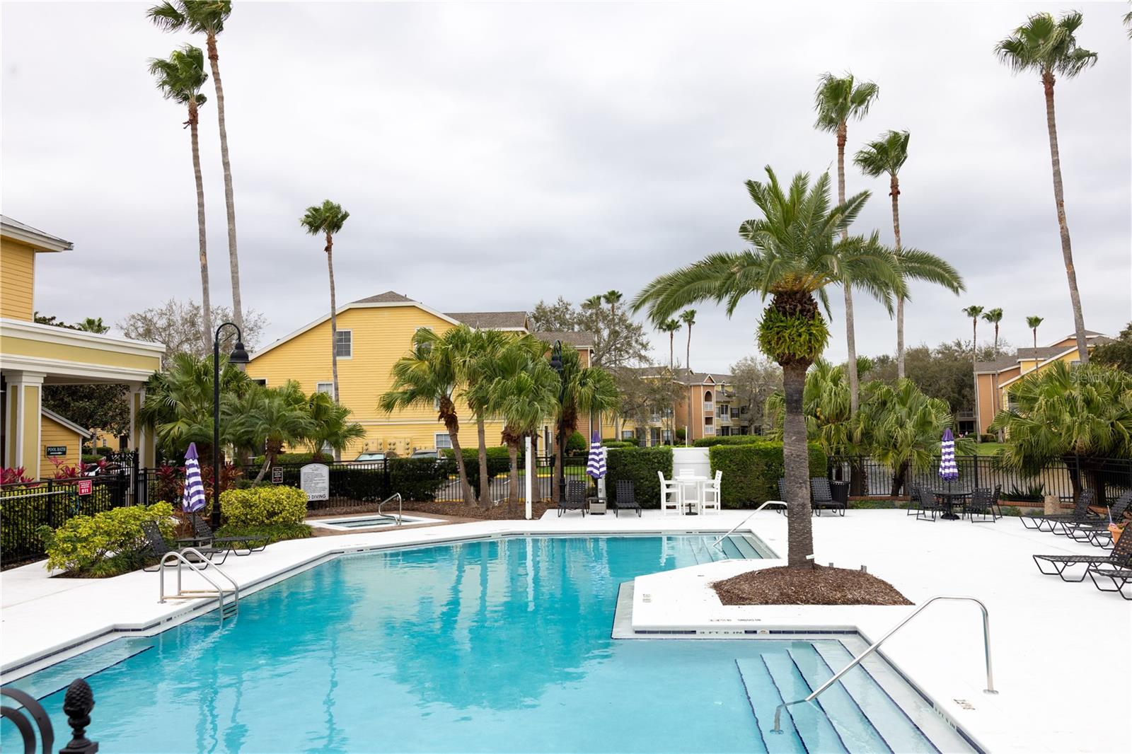O6428671 Property Photo 24