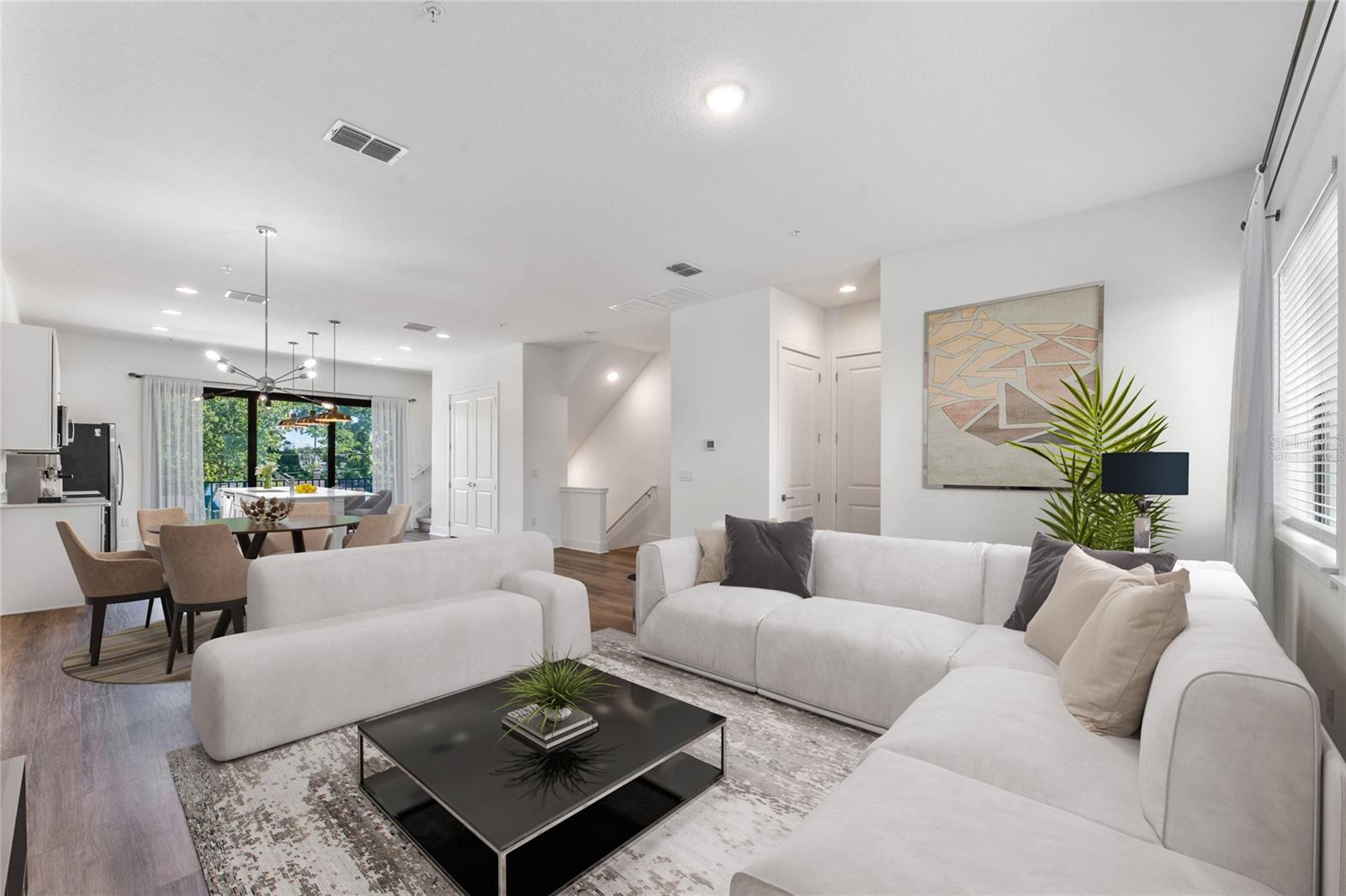 42 W Harding St #c Property Photo 5