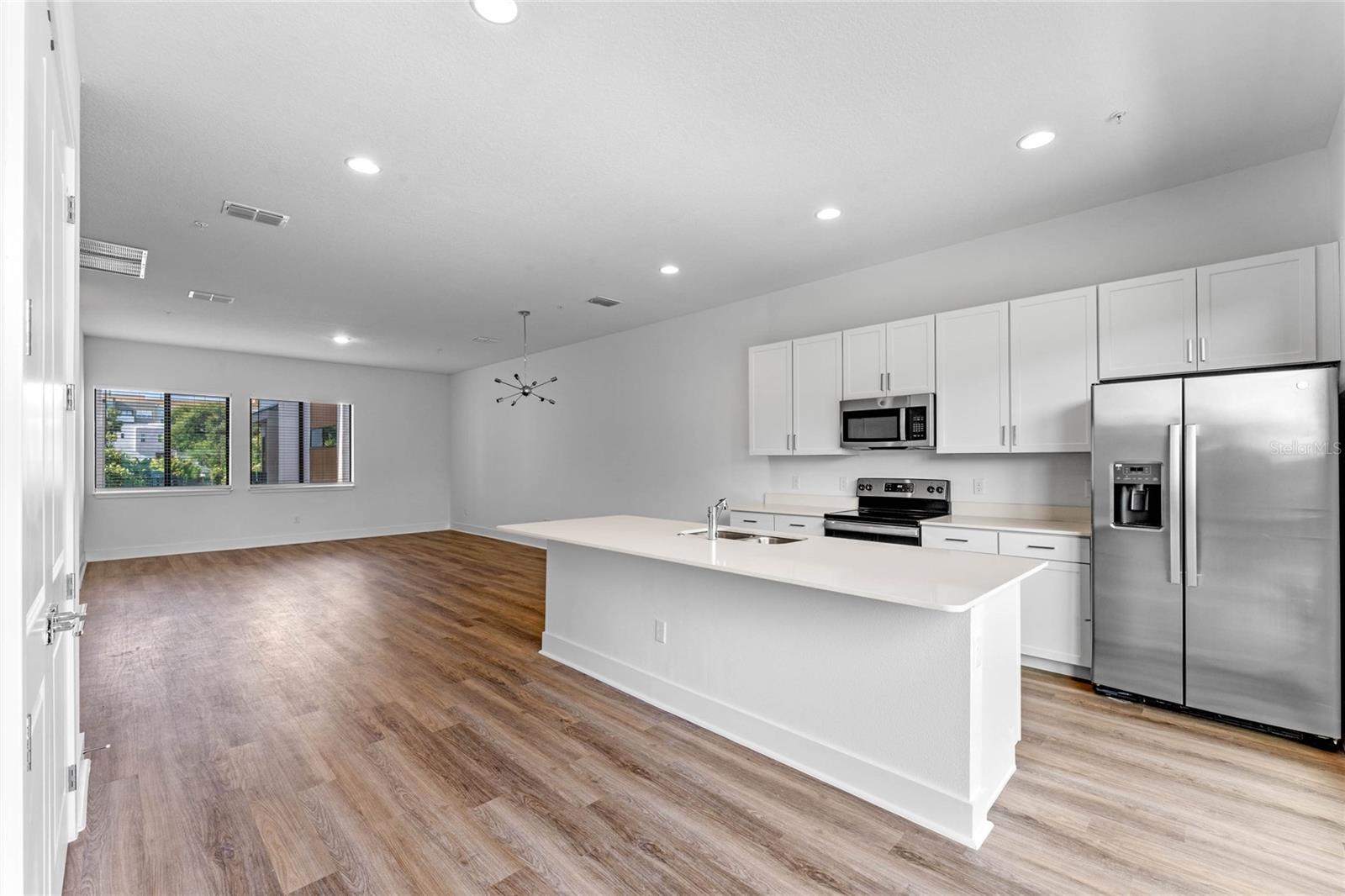 42 W Harding St #c Property Photo 12