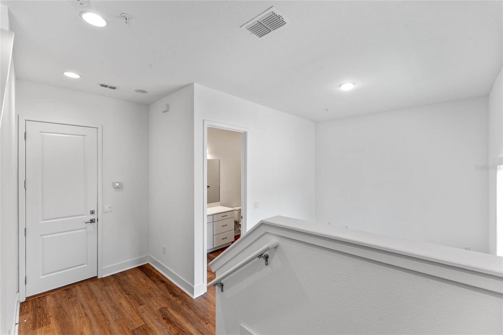 42 W Harding St #c Property Photo 15