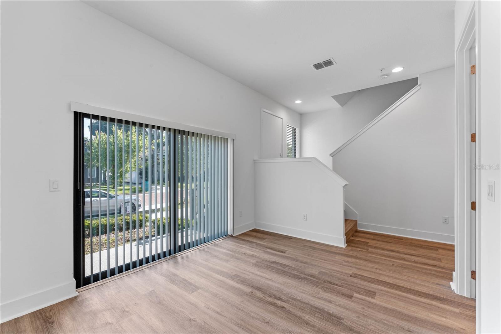 42 W Harding St #c Property Photo 16