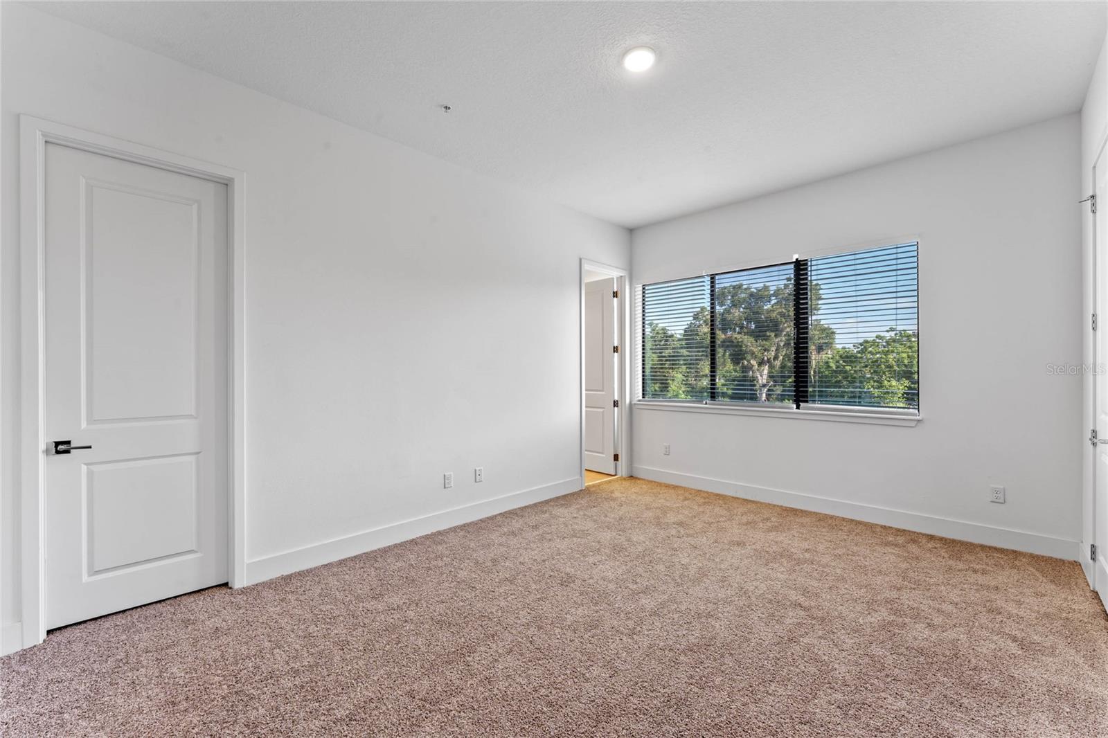 42 W Harding St #c Property Photo 18