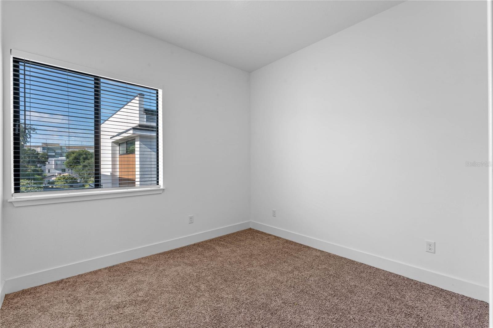 42 W Harding St #c Property Photo 22