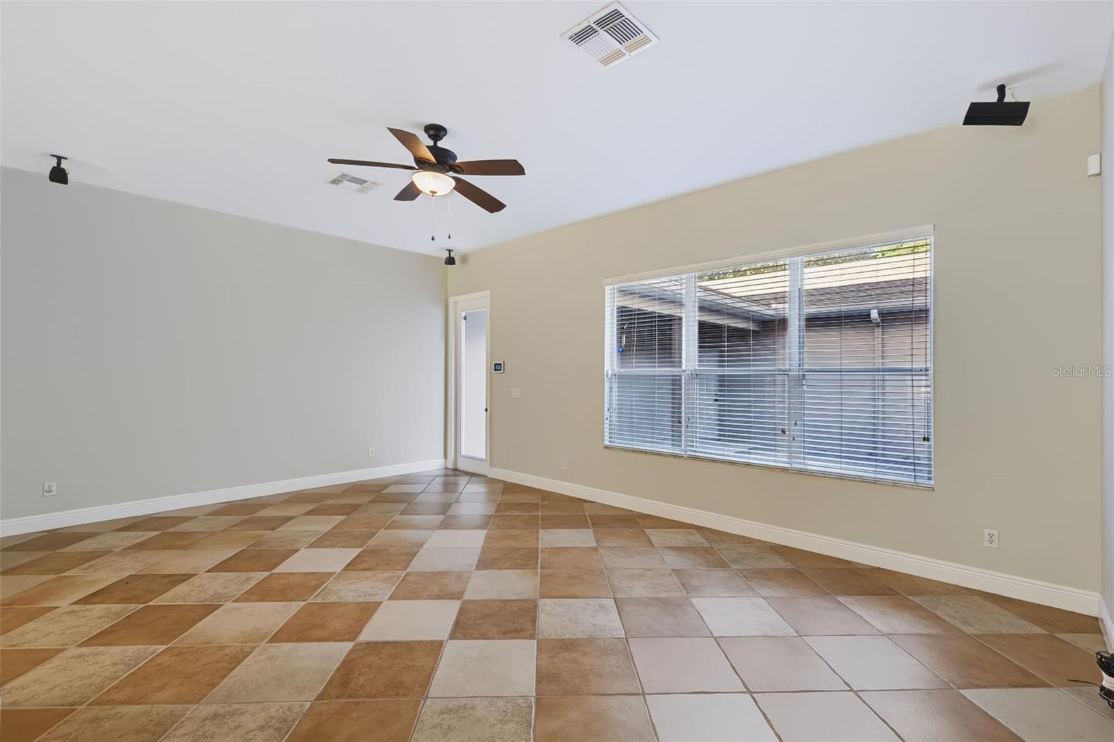 1530 Tally Cir Property Photo 7