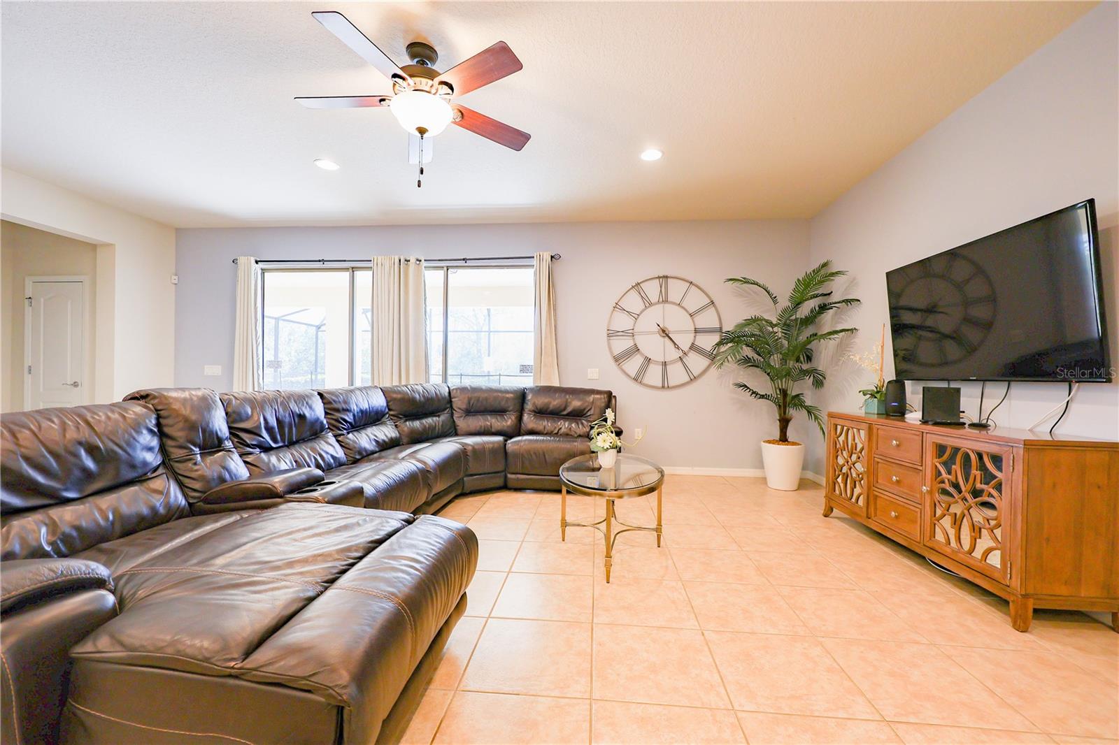 8812 Macapa Dr Property Photo 24