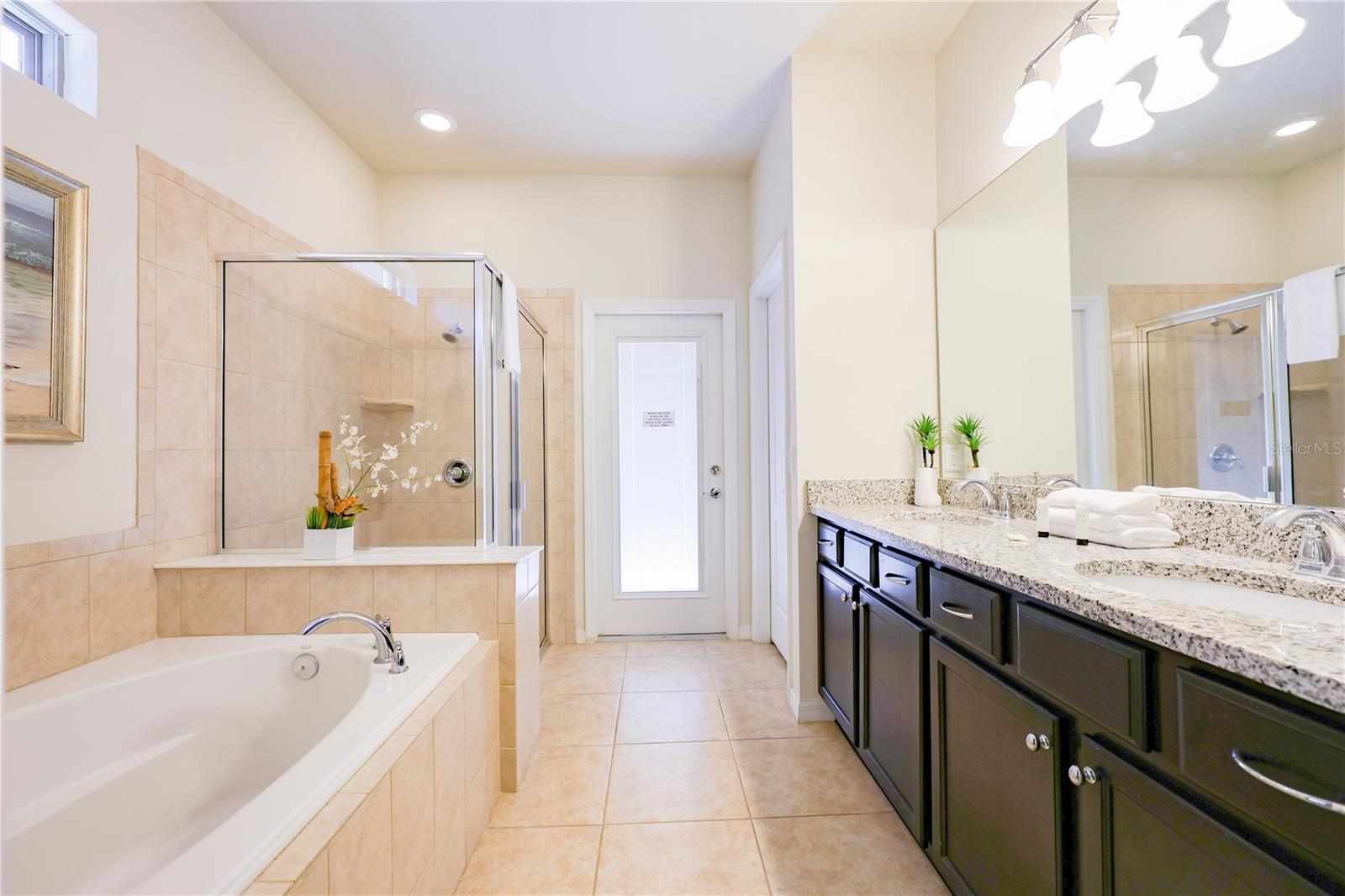 8812 Macapa Dr Property Photo 32