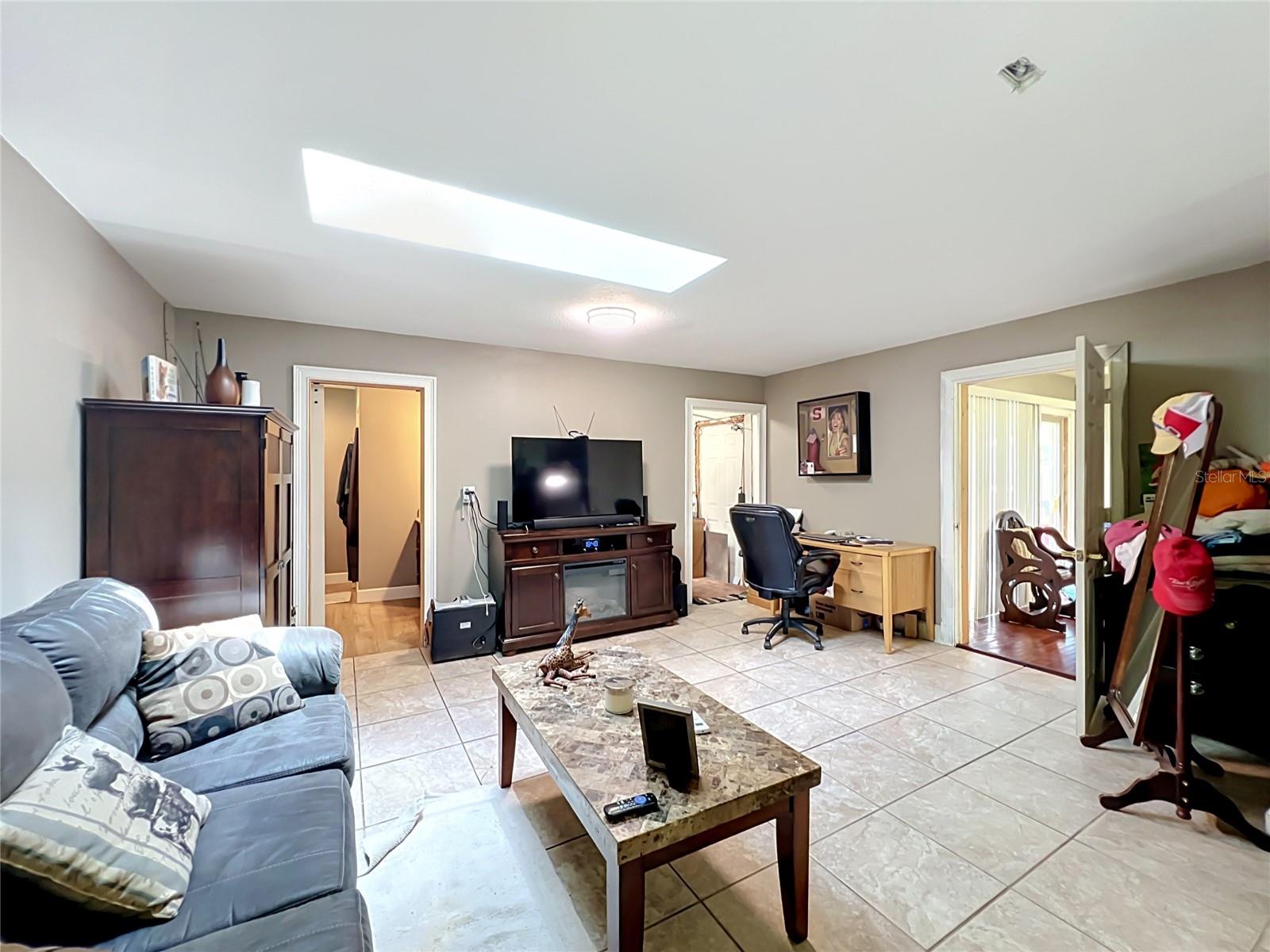 670 E State Road 46 Property Photo 15
