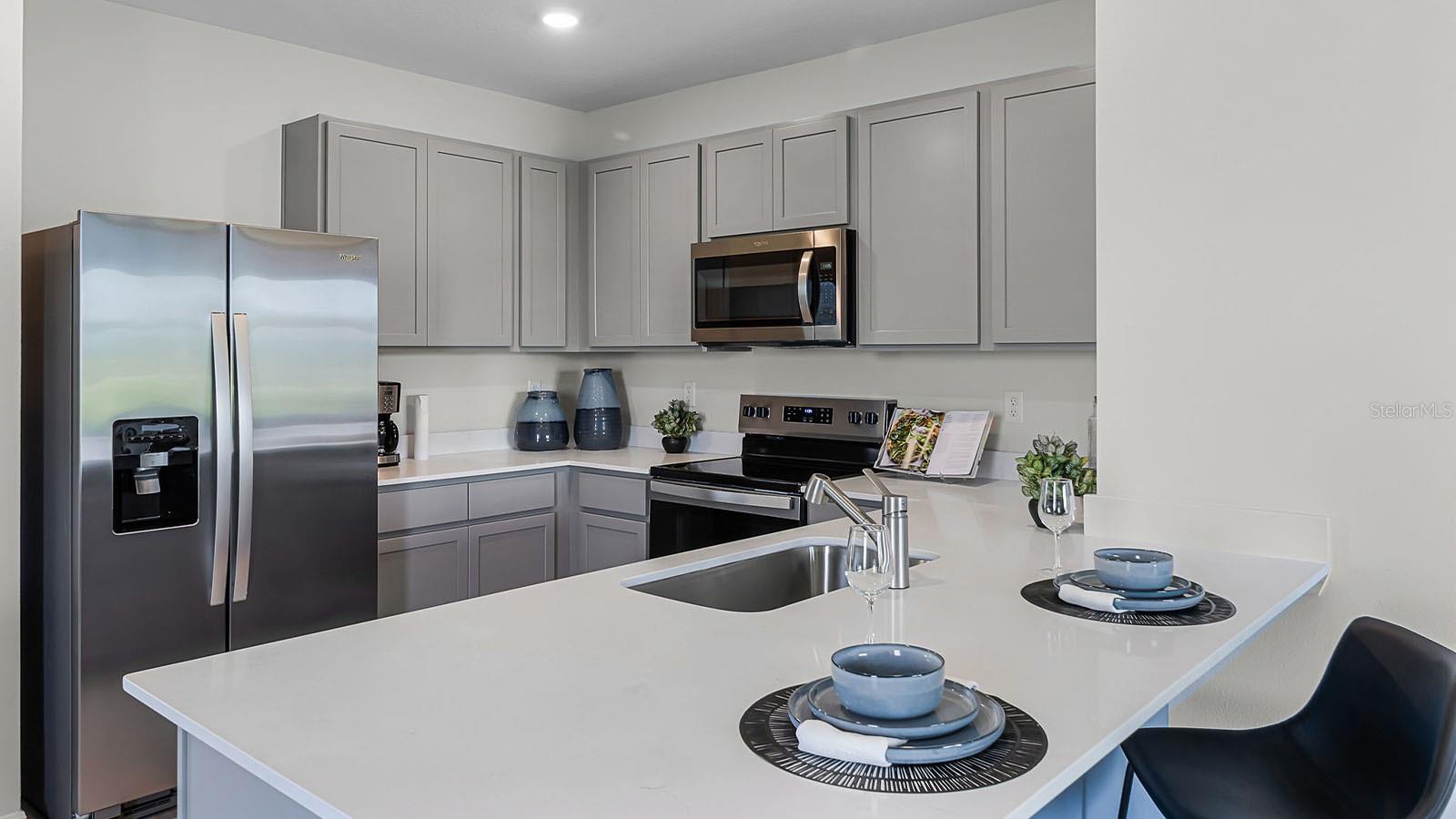 5584 Taverna Loop Property Photo 8